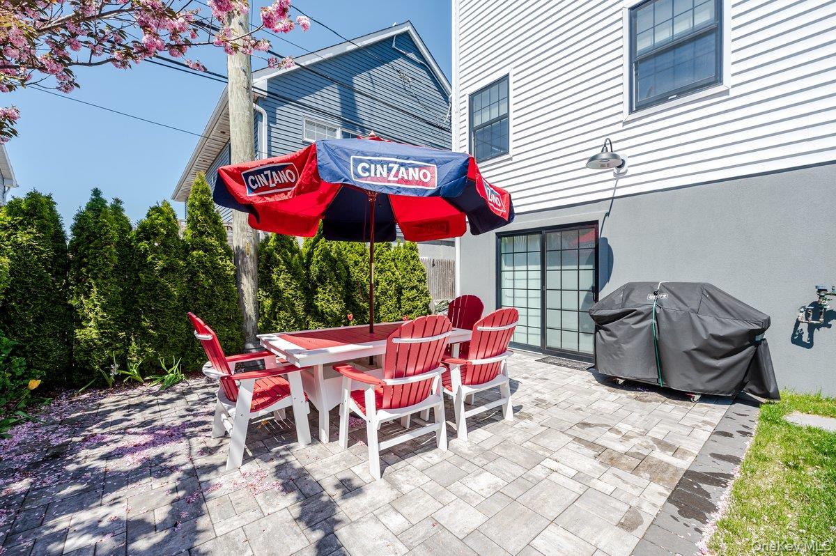 Single Family Curley Street Nassau County, NY 11561, MLS-1004336-39