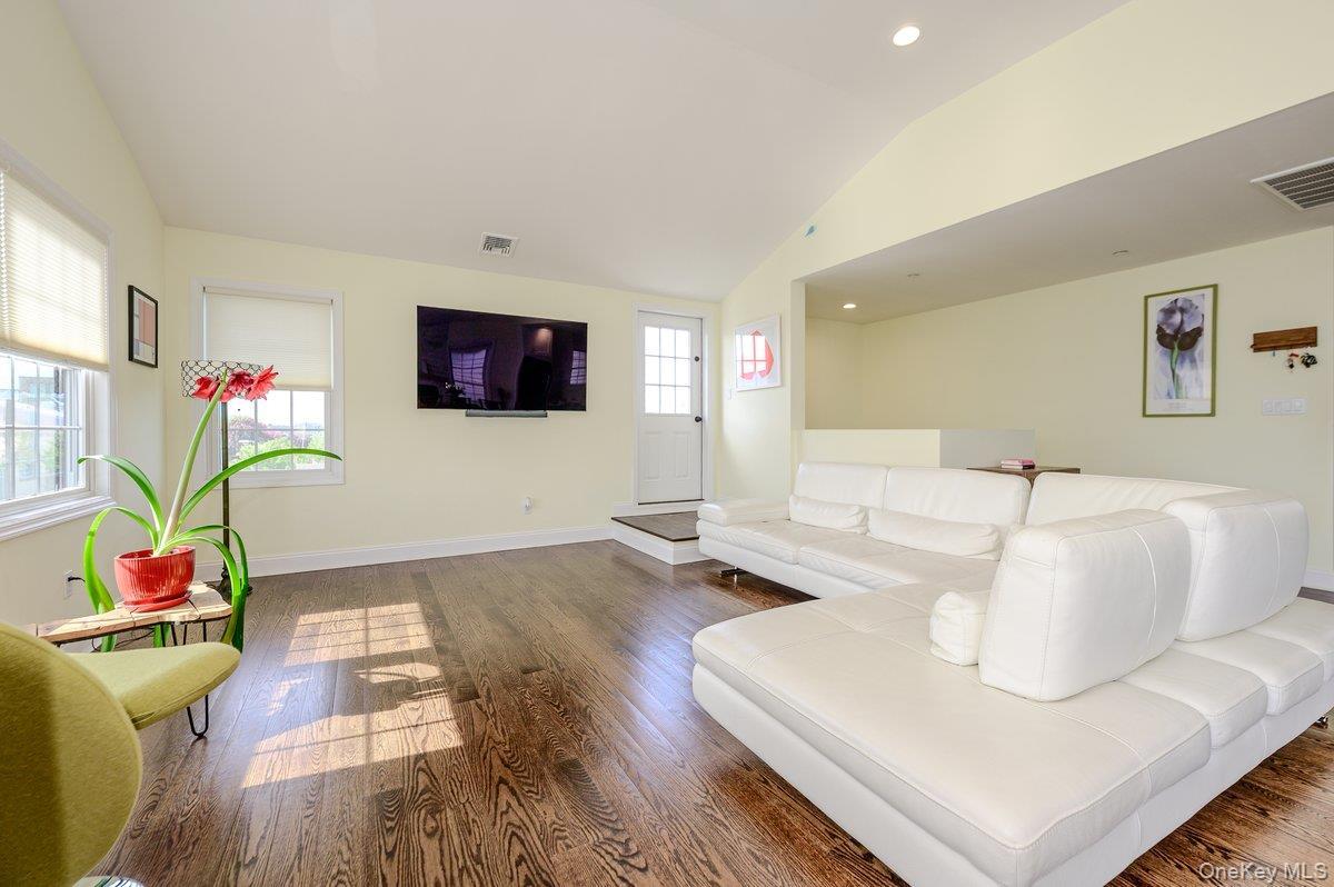 Single Family Curley Street Nassau County, NY 11561, MLS-1004336-4