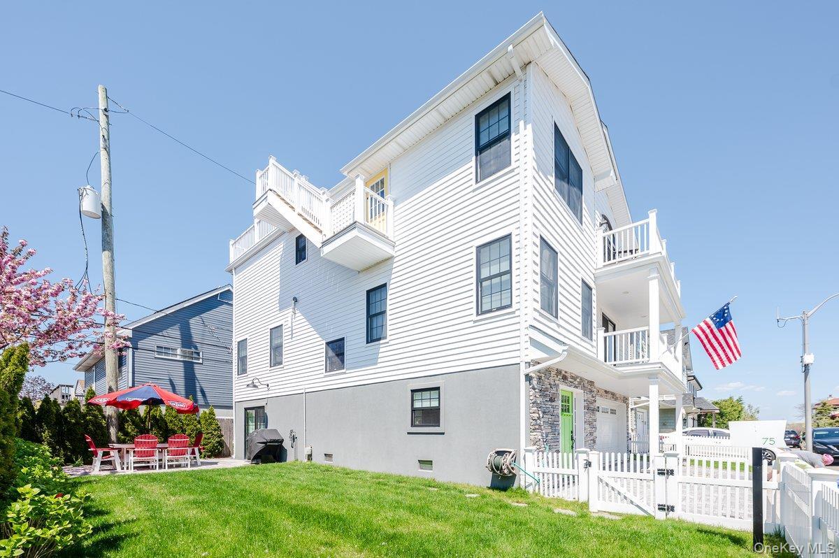Single Family Curley Street Nassau County, NY 11561, MLS-1004336-40