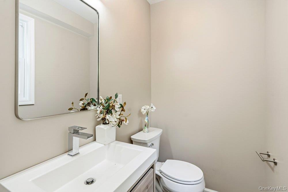 Single Family Tatterson Street  Nassau County, NY 11576, MLS-1004381-16