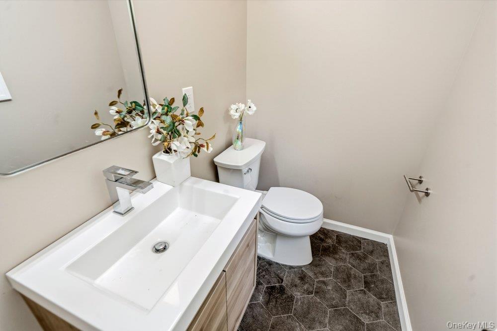 Single Family Tatterson Street  Nassau County, NY 11576, MLS-1004381-17