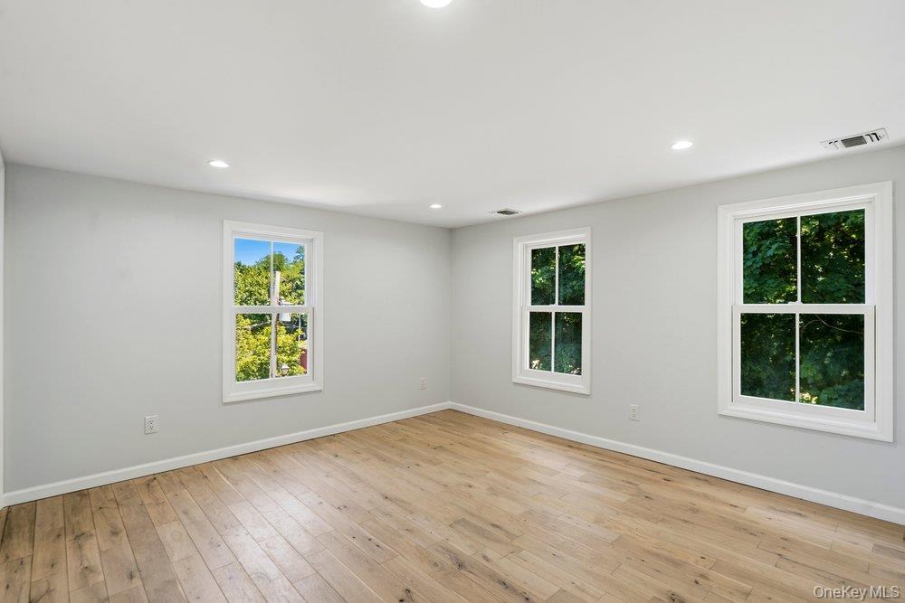 Single Family Tatterson Street  Nassau County, NY 11576, MLS-1004381-18