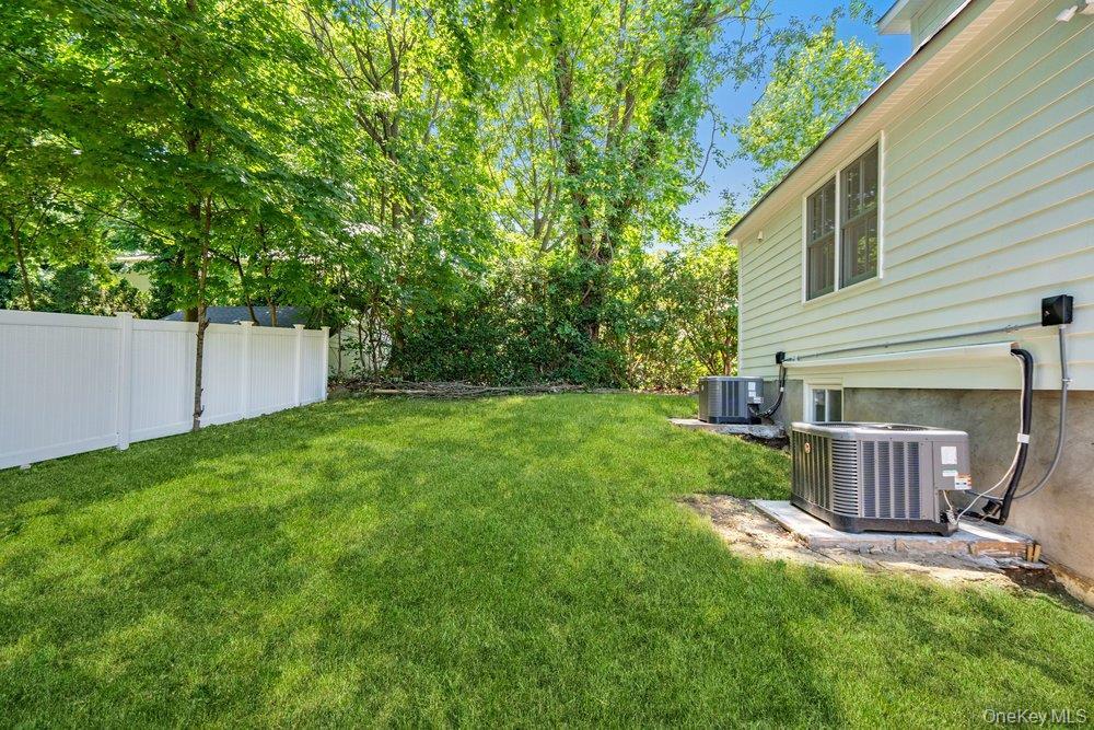 Single Family Tatterson Street  Nassau County, NY 11576, MLS-1004381-31