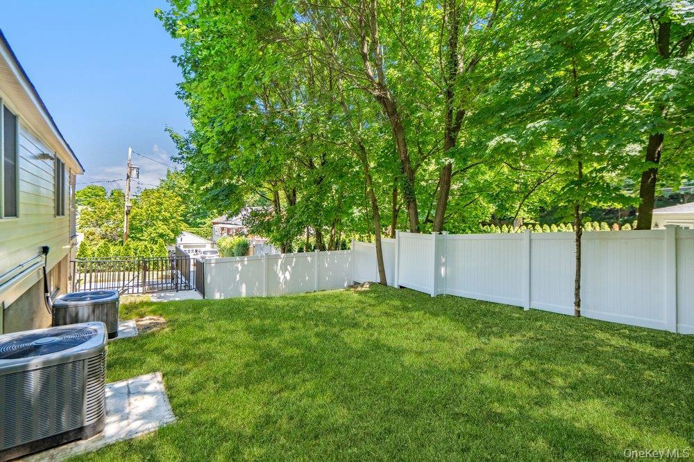 Single Family Tatterson Street  Nassau County, NY 11576, MLS-1004381-35
