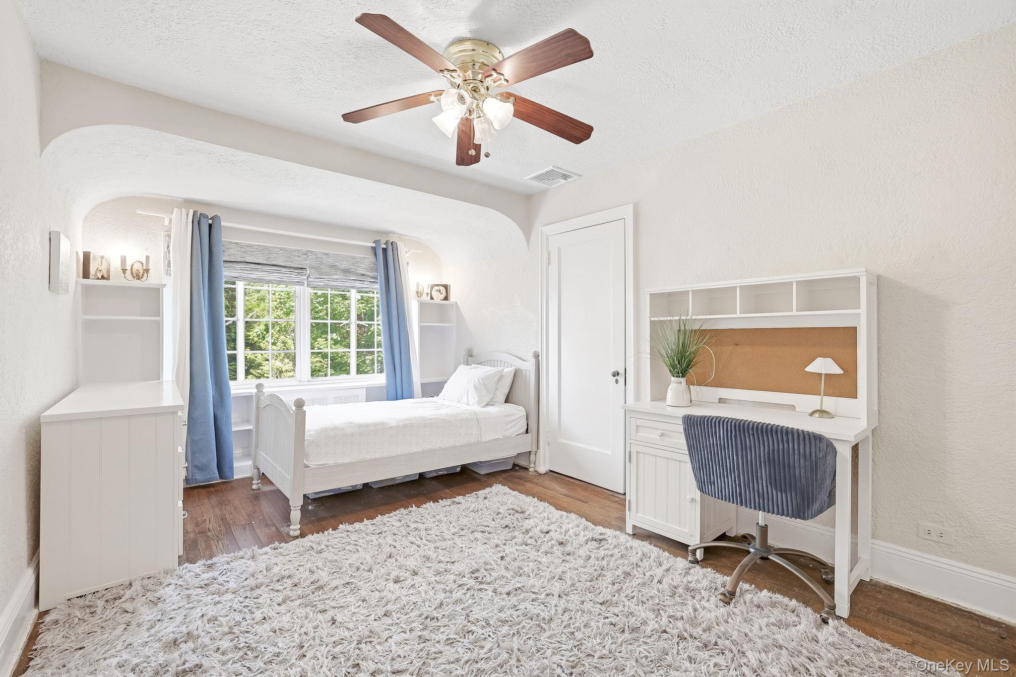 Single Family Overhill Road Westchester County, NY 10804, MLS-1004405-25