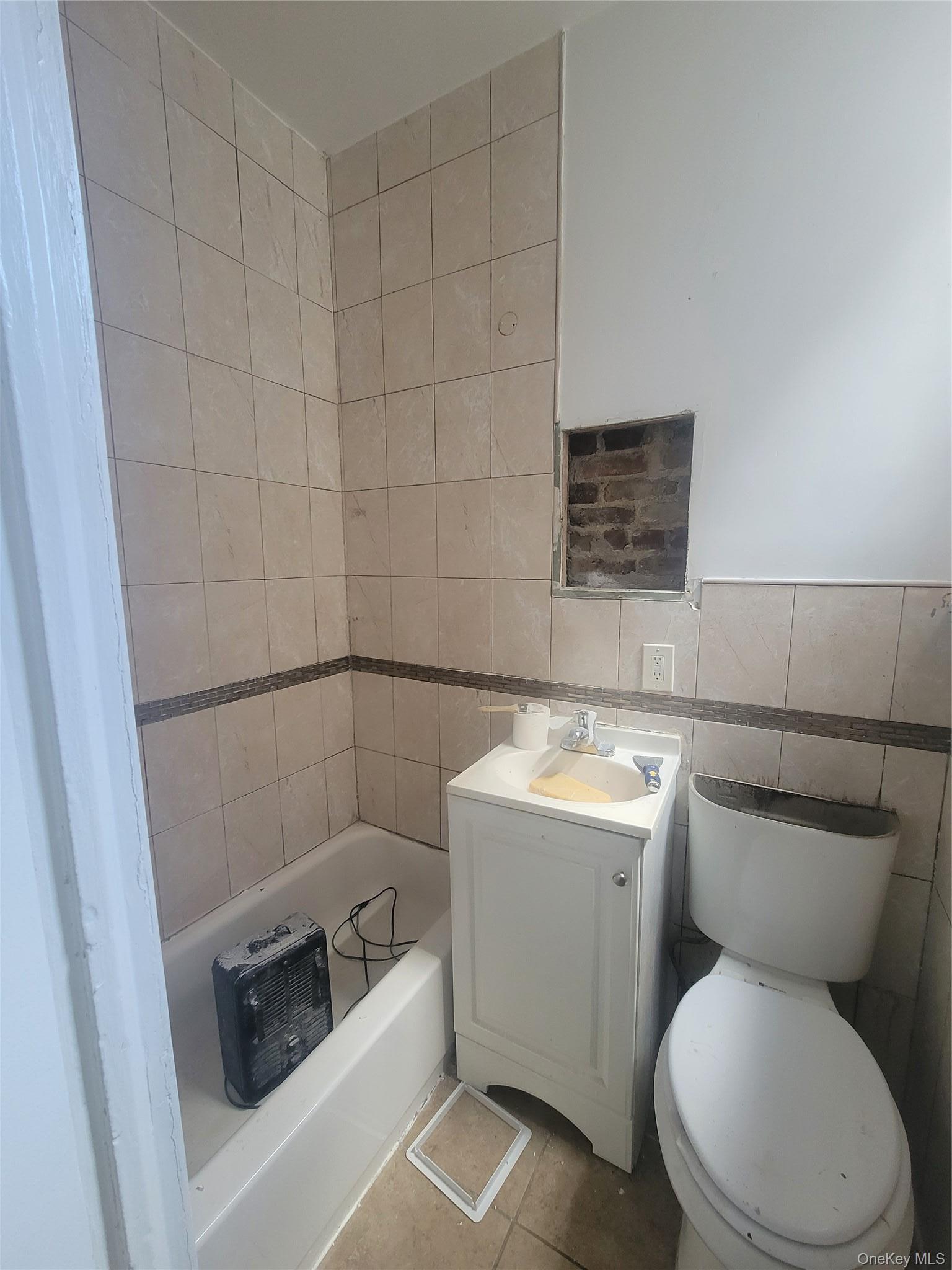 Apartment Holland Avenue  Bronx, NY 10467, MLS-1004435-10