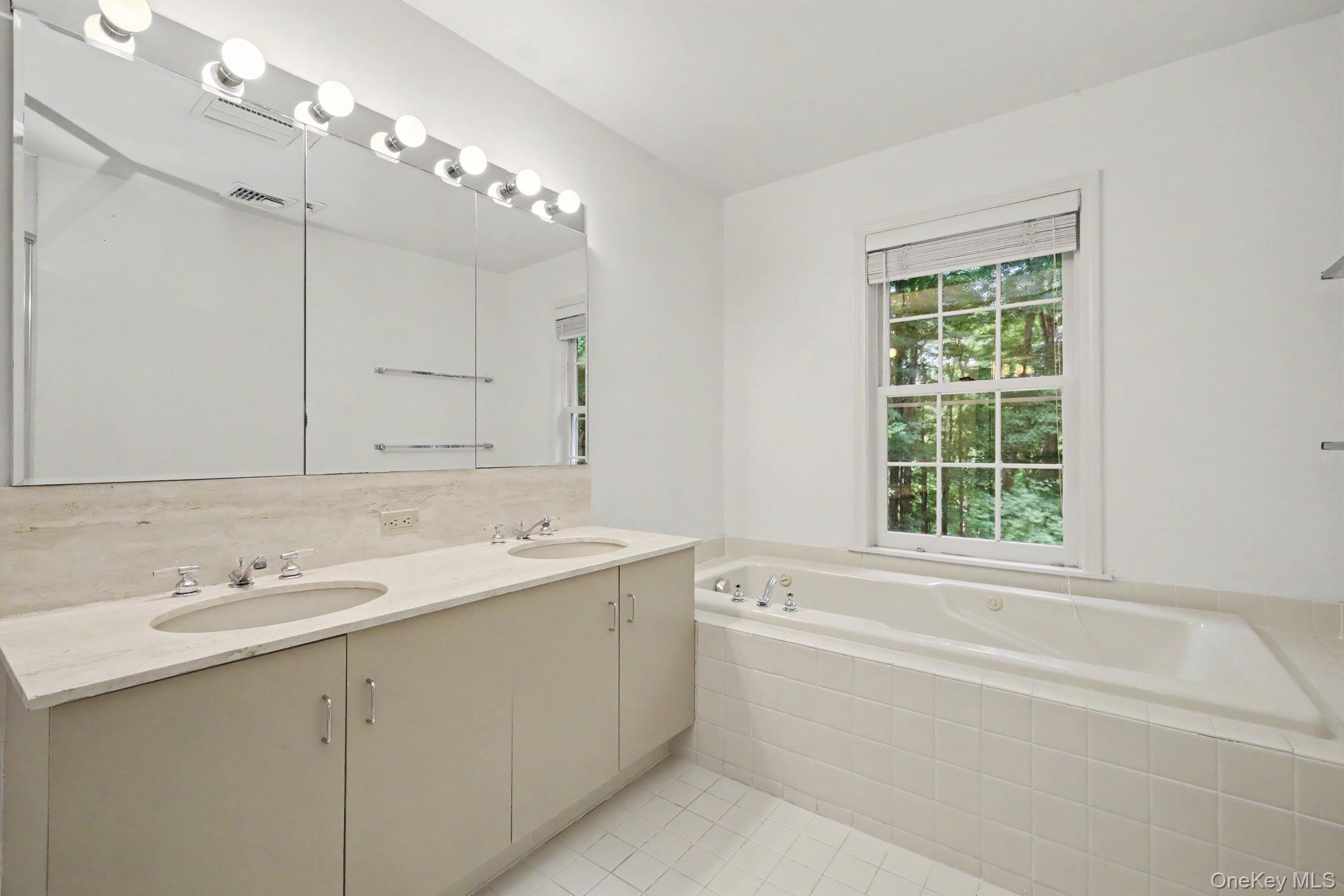 Single Family Annes Wood Lane  Westchester County, NY 10549, MLS-1004449-21
