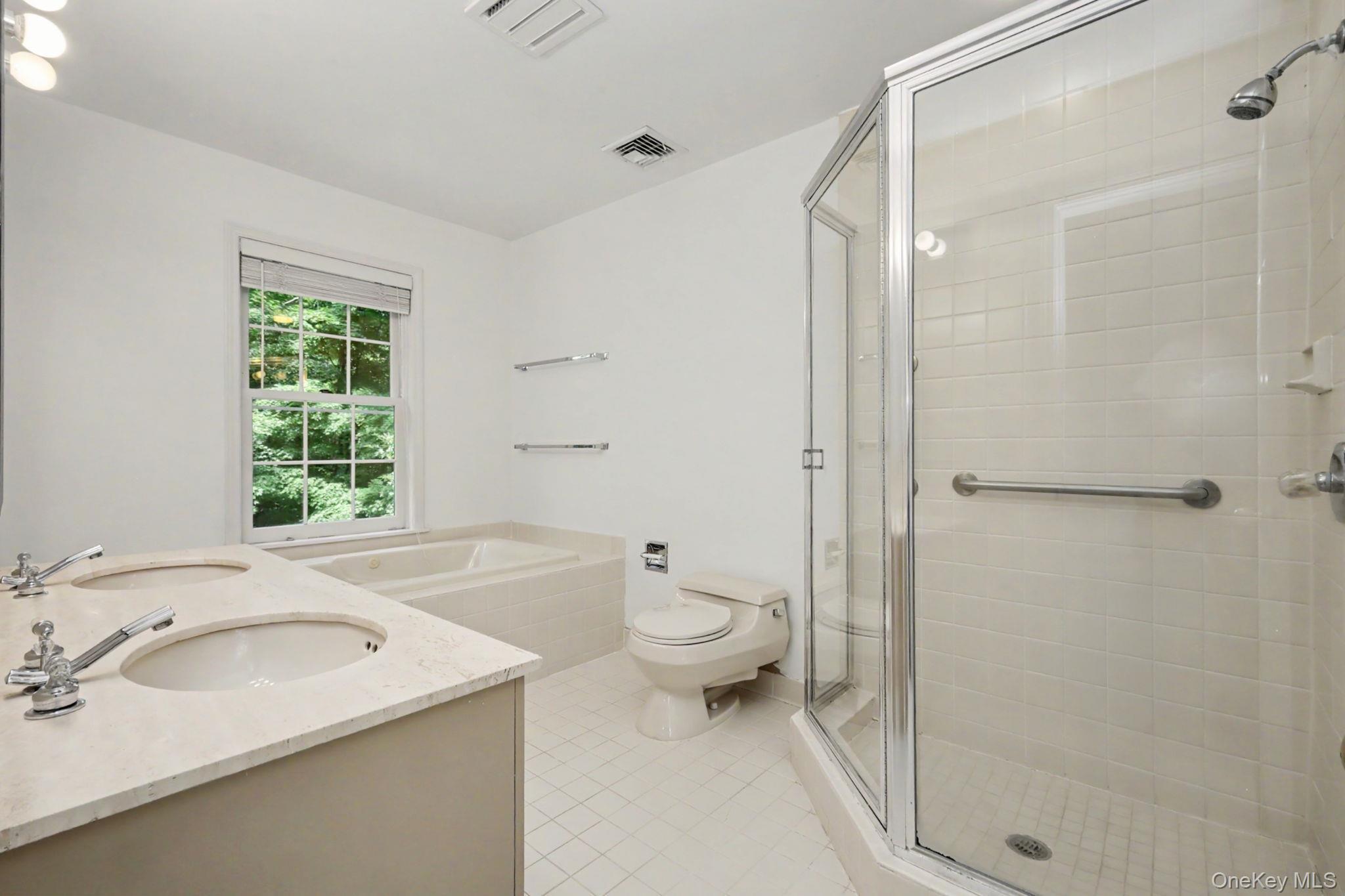 Single Family Annes Wood Lane  Westchester County, NY 10549, MLS-1004449-22