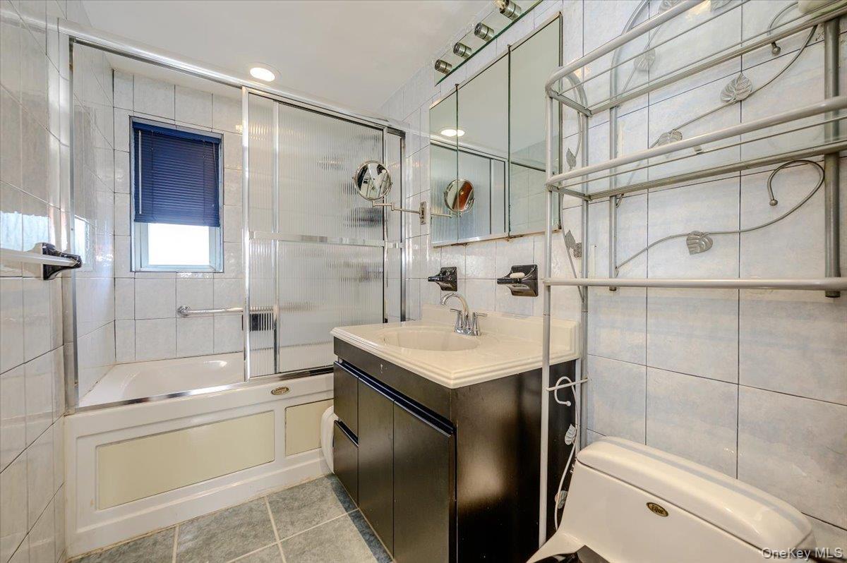 Single Family Revere Bronx, NY 10465, MLS-1004540-14