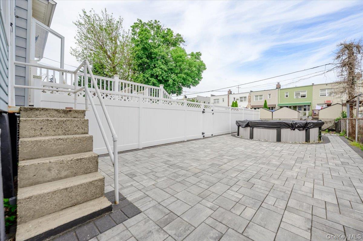 Single Family Revere Bronx, NY 10465, MLS-1004540-20