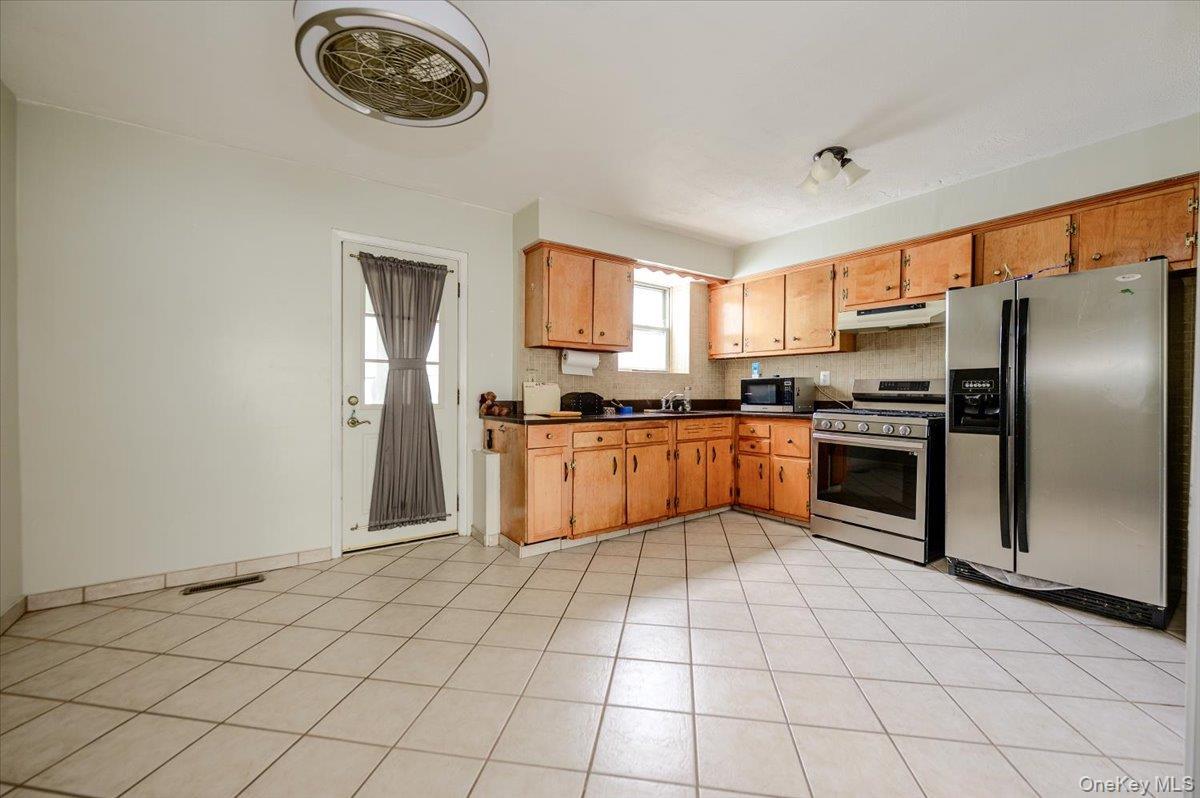 Single Family Revere Bronx, NY 10465, MLS-1004540-7
