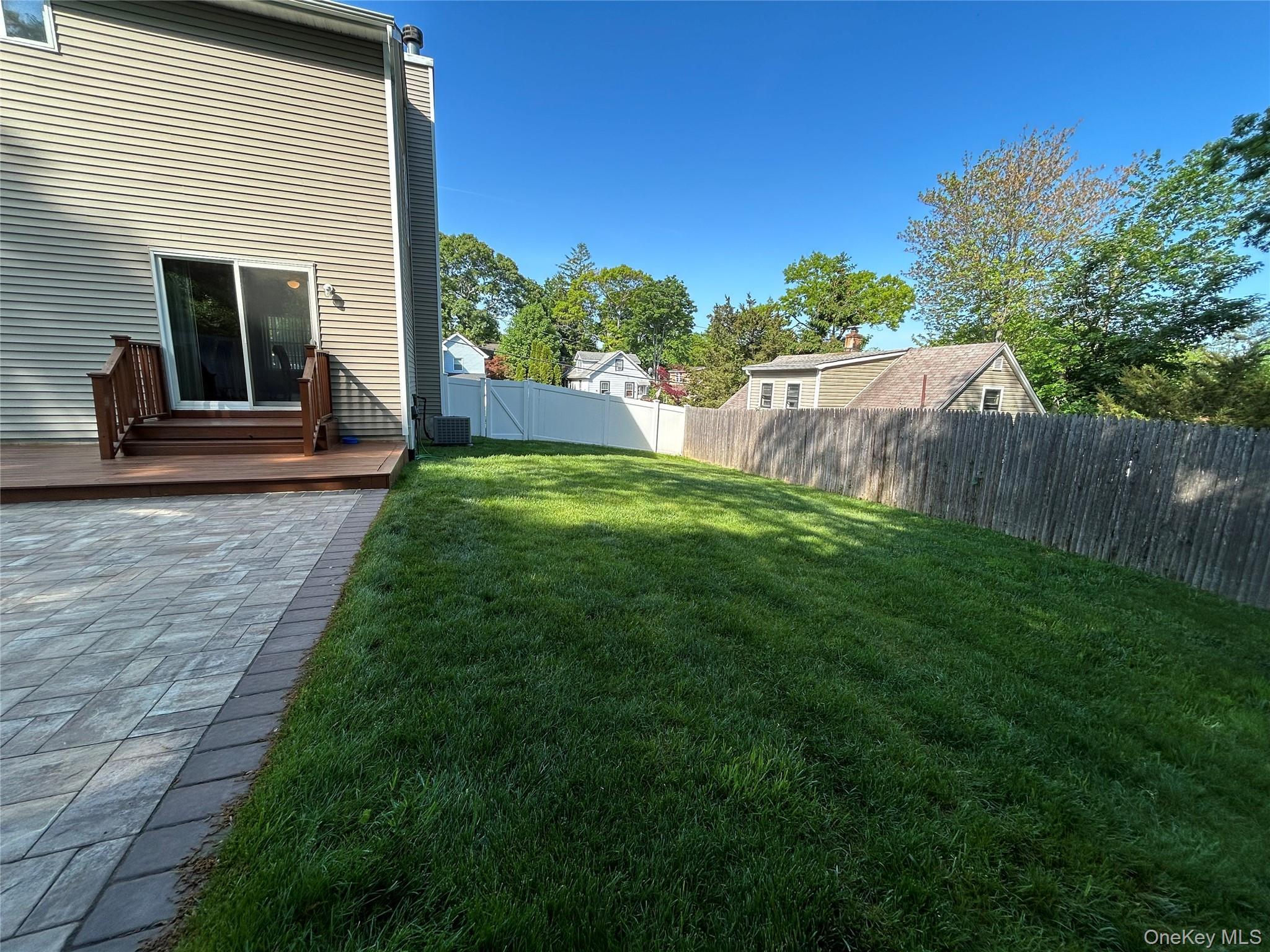 Single Family Sunburst Drive Suffolk County, NY 11778, MLS-1004542-22