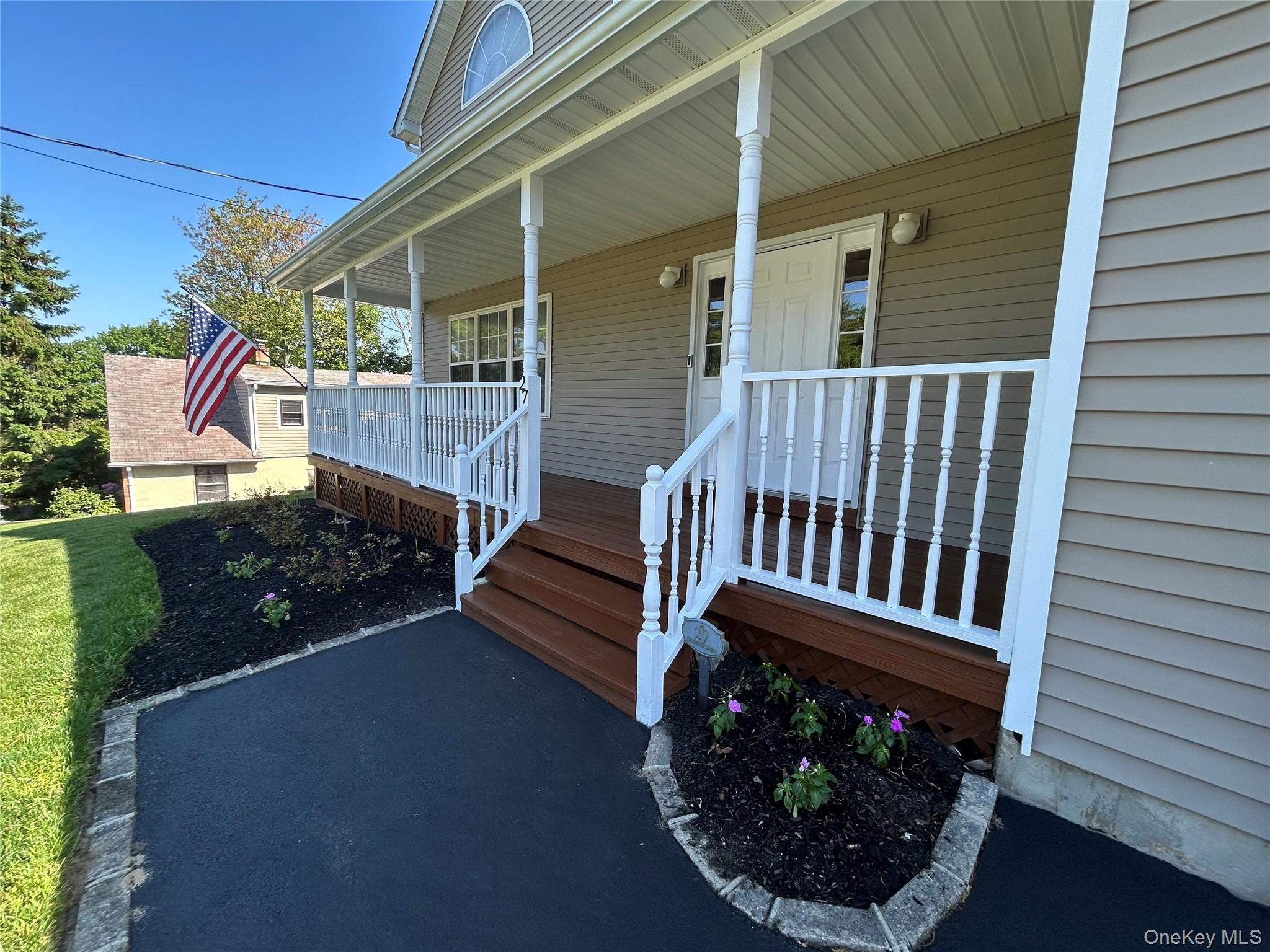 Single Family Sunburst Drive Suffolk County, NY 11778, MLS-1004542-23