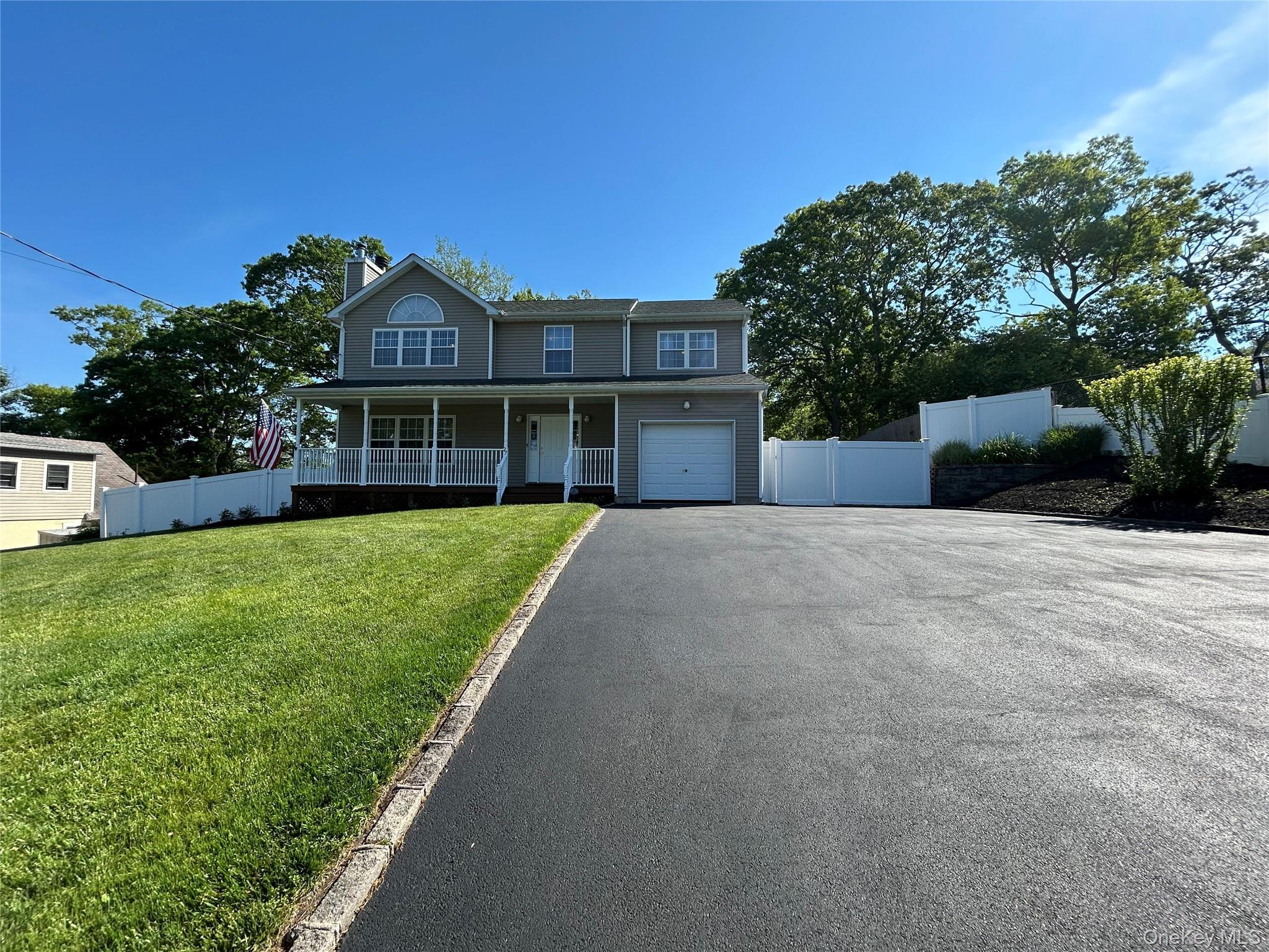 Single Family Sunburst Drive Suffolk County, NY 11778, MLS-1004542-24