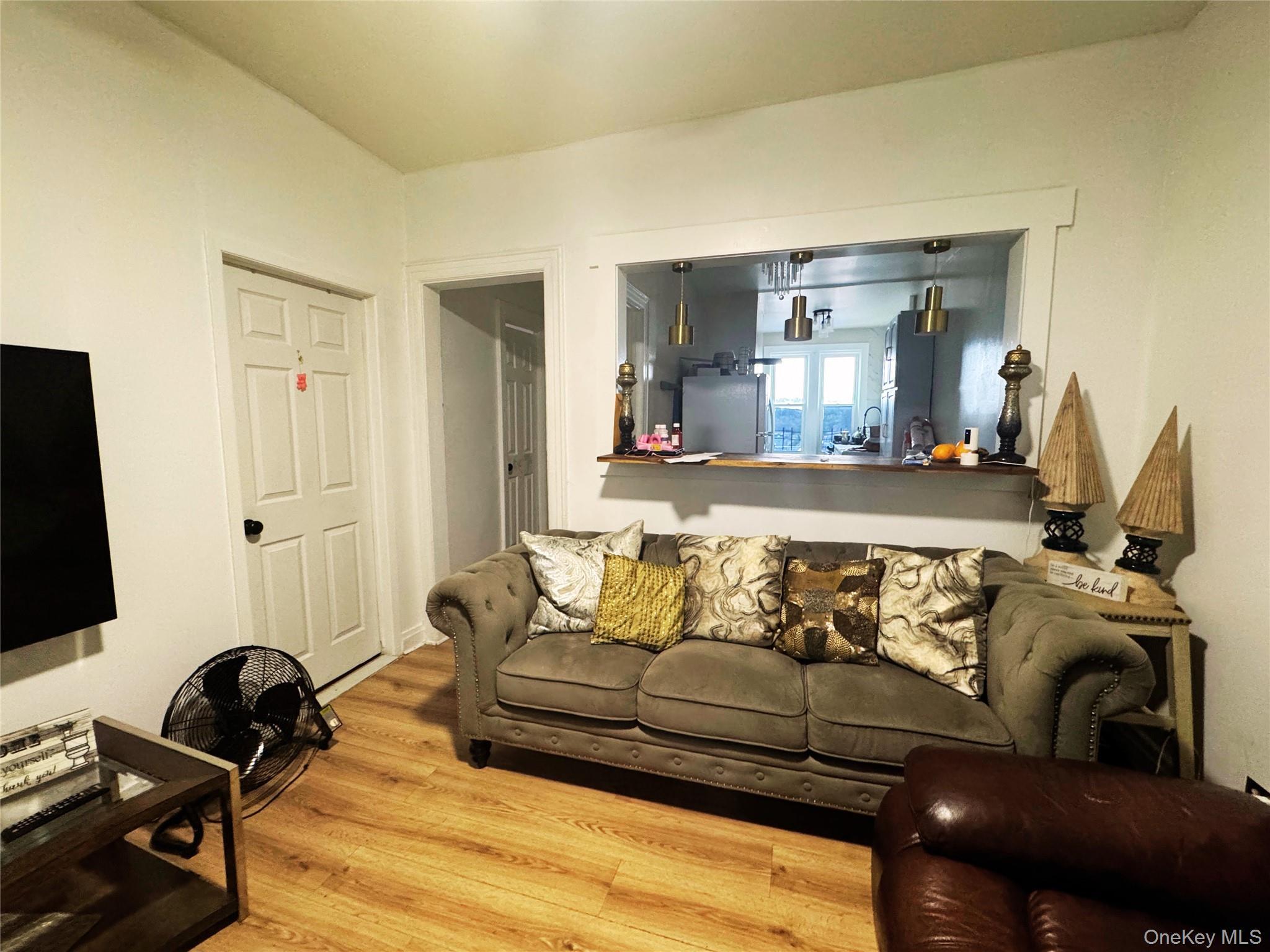 Single Family Matilda Avenue  Bronx, NY 10470, MLS-1004562-11