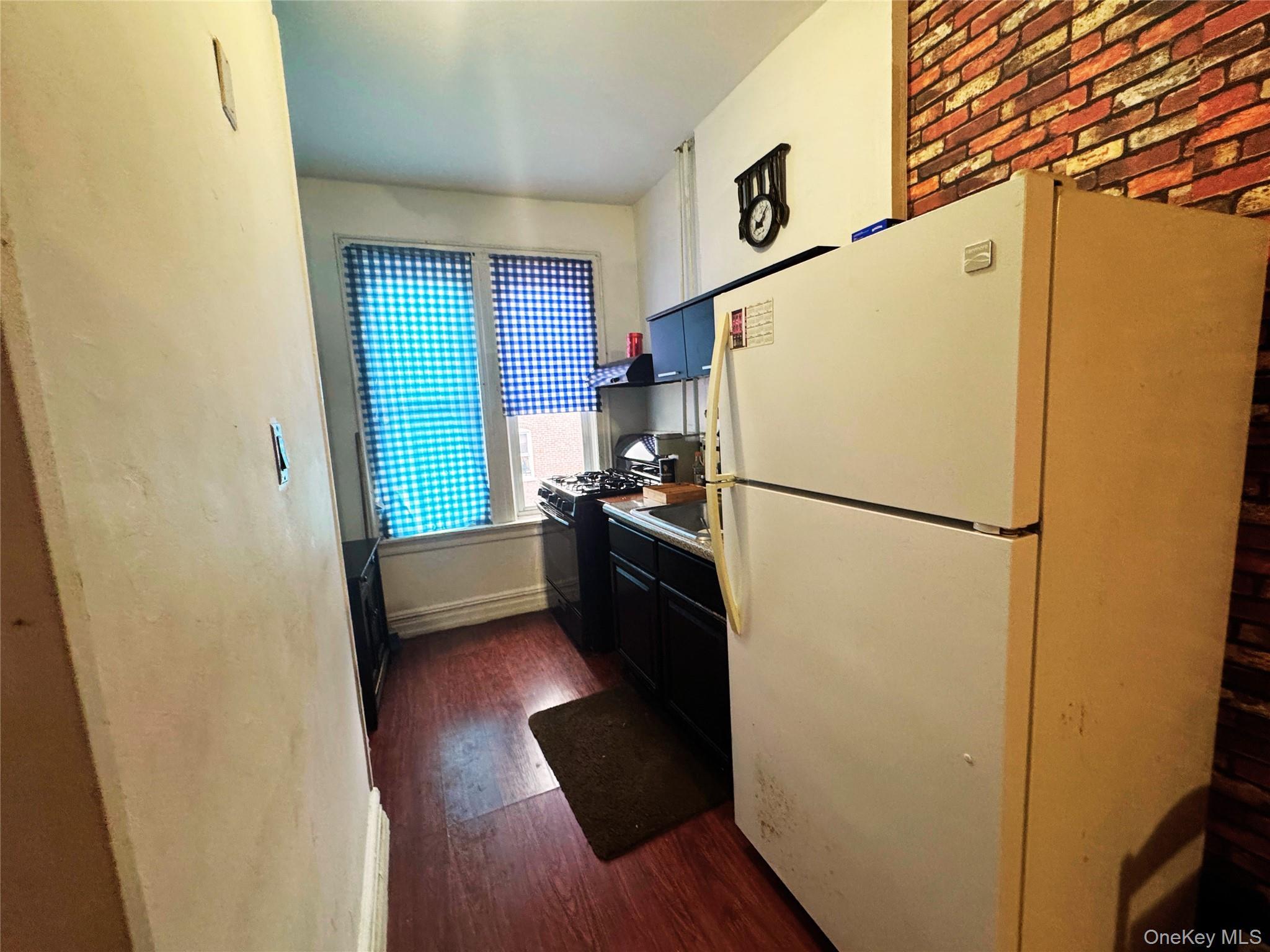 Single Family Matilda Avenue  Bronx, NY 10470, MLS-1004562-14