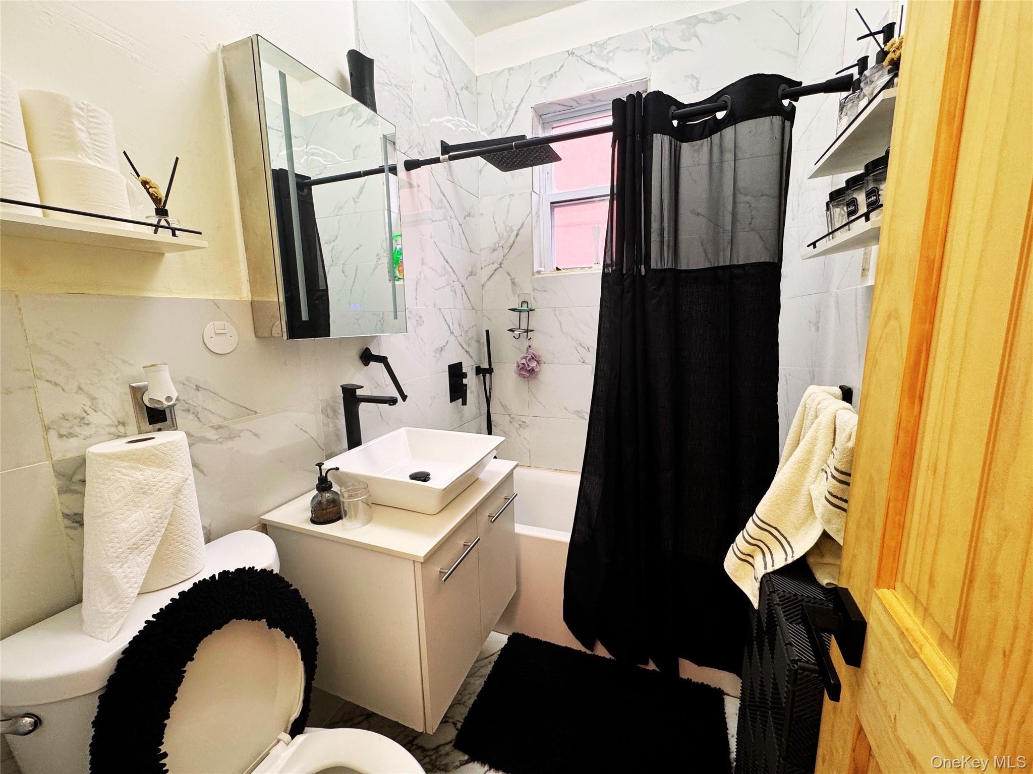 Single Family Matilda Avenue  Bronx, NY 10470, MLS-1004562-3
