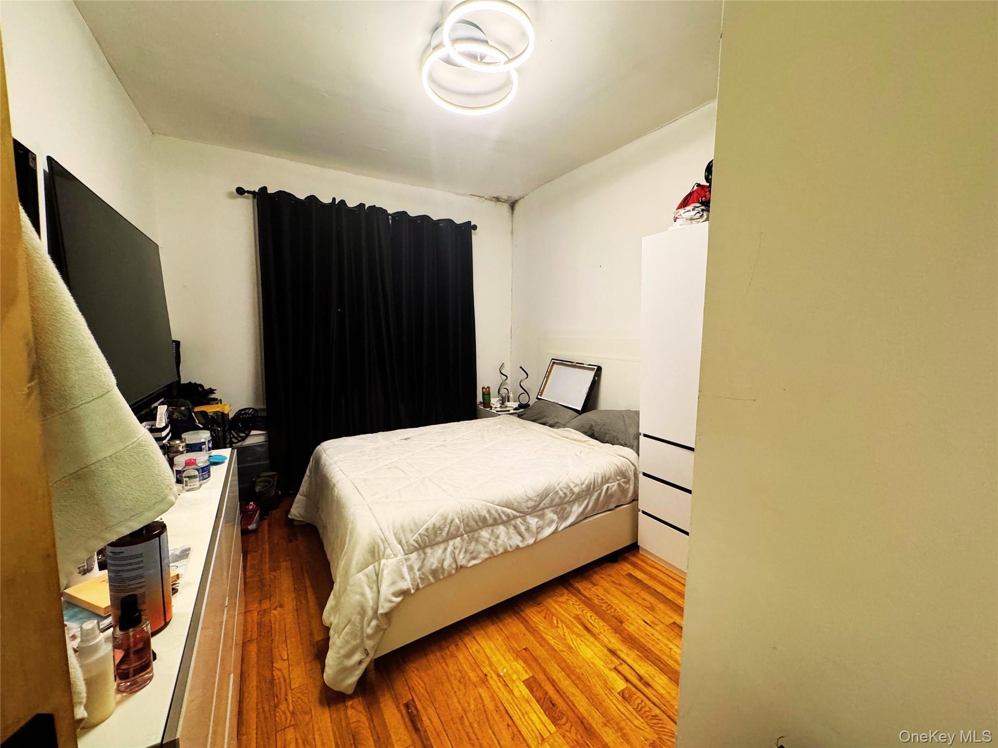 Single Family Matilda Avenue Bronx, NY 10470, MLS-1004562-4