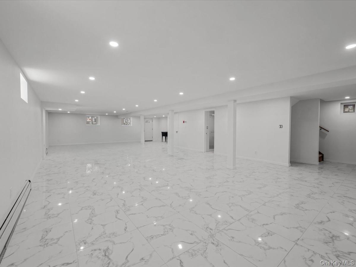 Single Family 70th Avenue Queens, NY 11367, MLS-1004608-17
