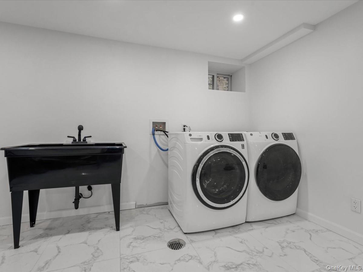 Single Family 70th Avenue Queens, NY 11367, MLS-1004608-19