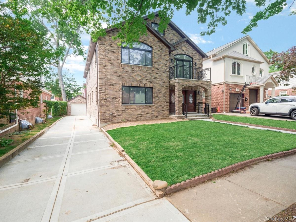 Single Family 70th Avenue Queens, NY 11367, MLS-1004608-2