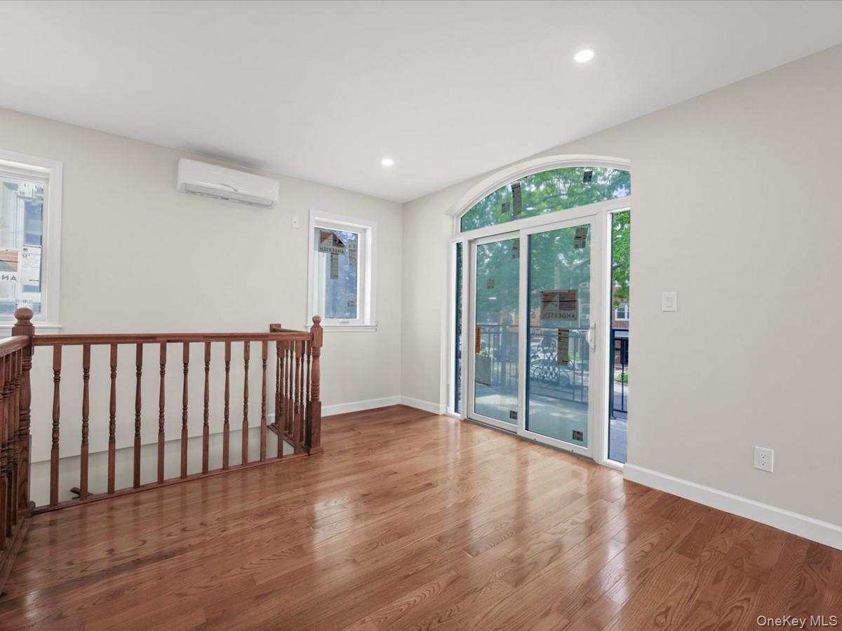 Single Family 70th Avenue Queens, NY 11367, MLS-1004608-24