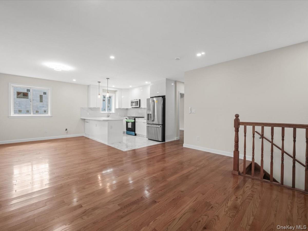 Single Family 70th Avenue Queens, NY 11367, MLS-1004608-25