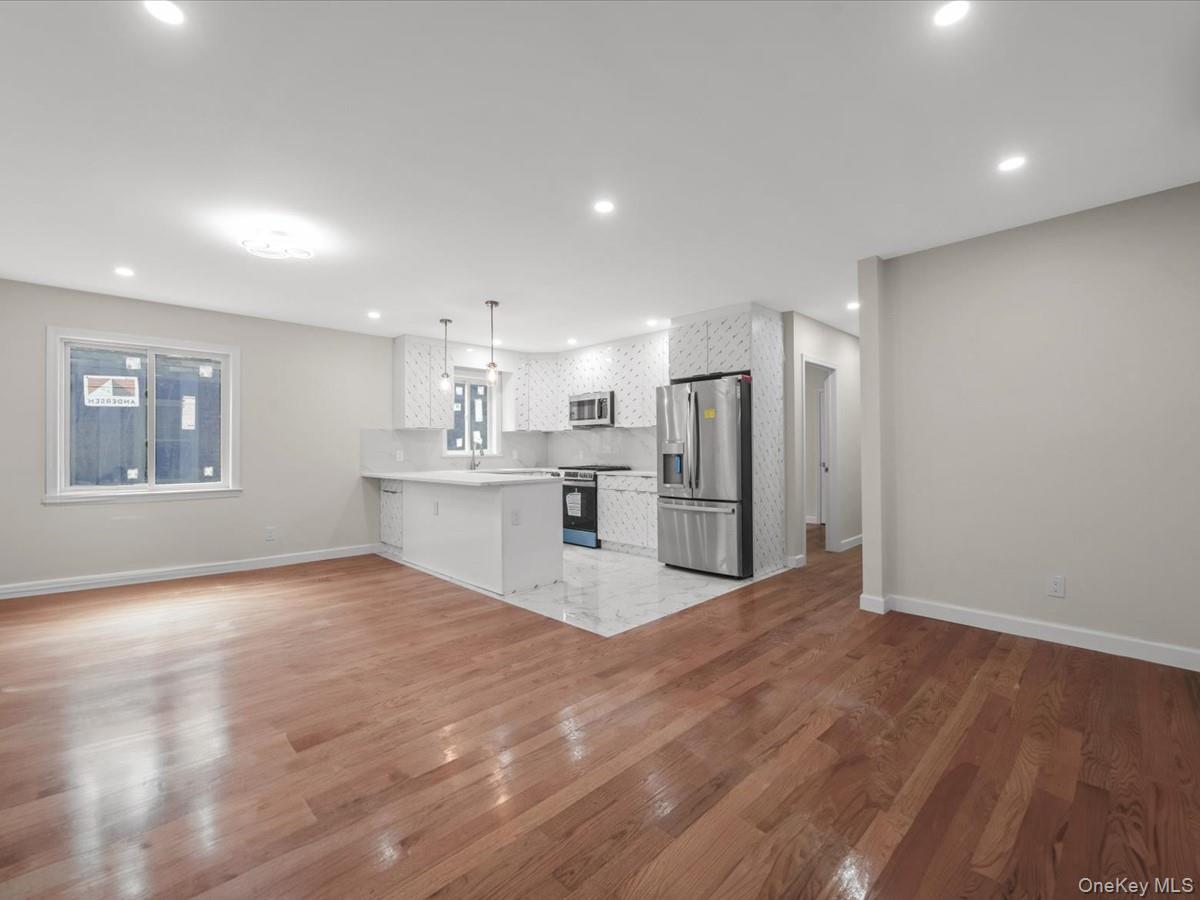 Single Family 70th Avenue Queens, NY 11367, MLS-1004608-3