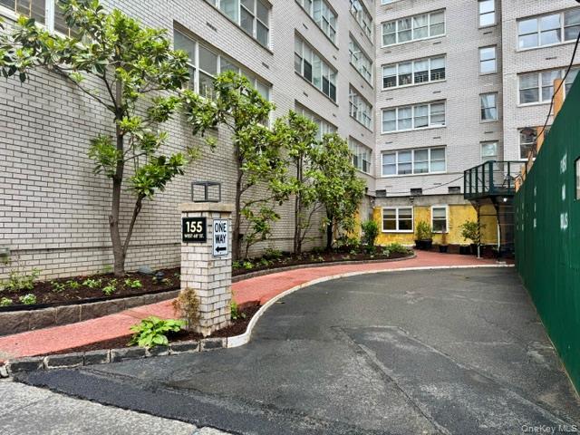 Apartment 68th  Manhattan, NY 10023, MLS-1004613-17