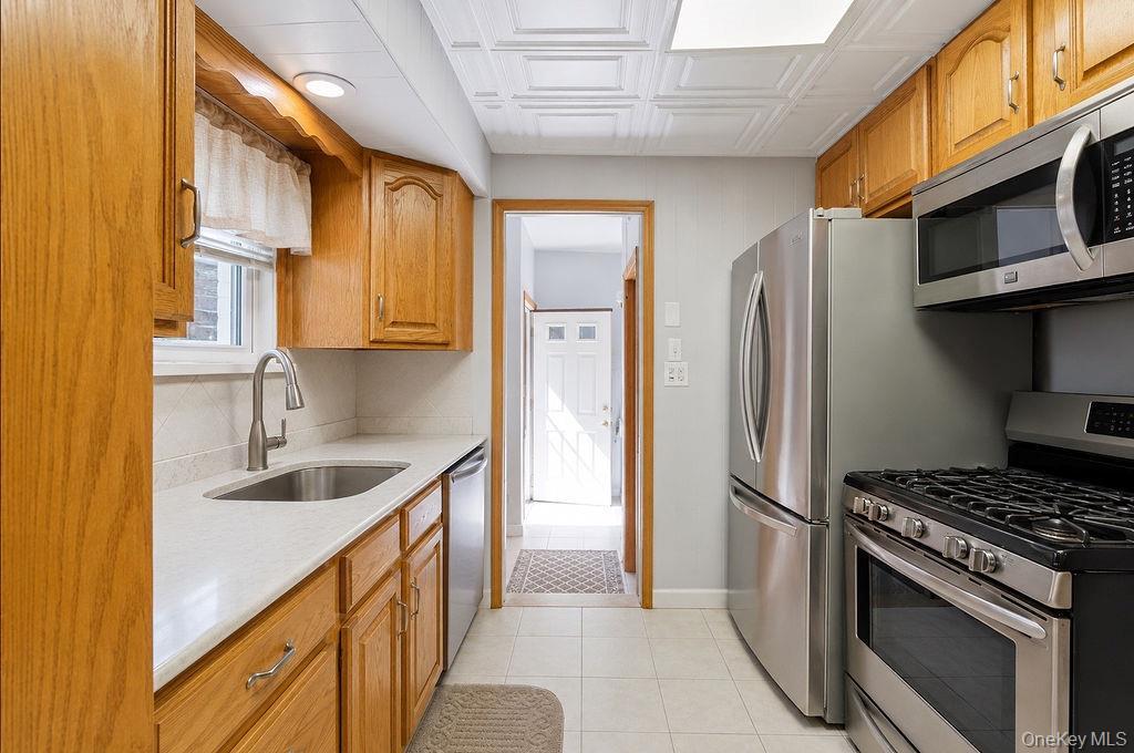 Single Family 11th Avenue  Queens, NY 11357, MLS-1004634-8