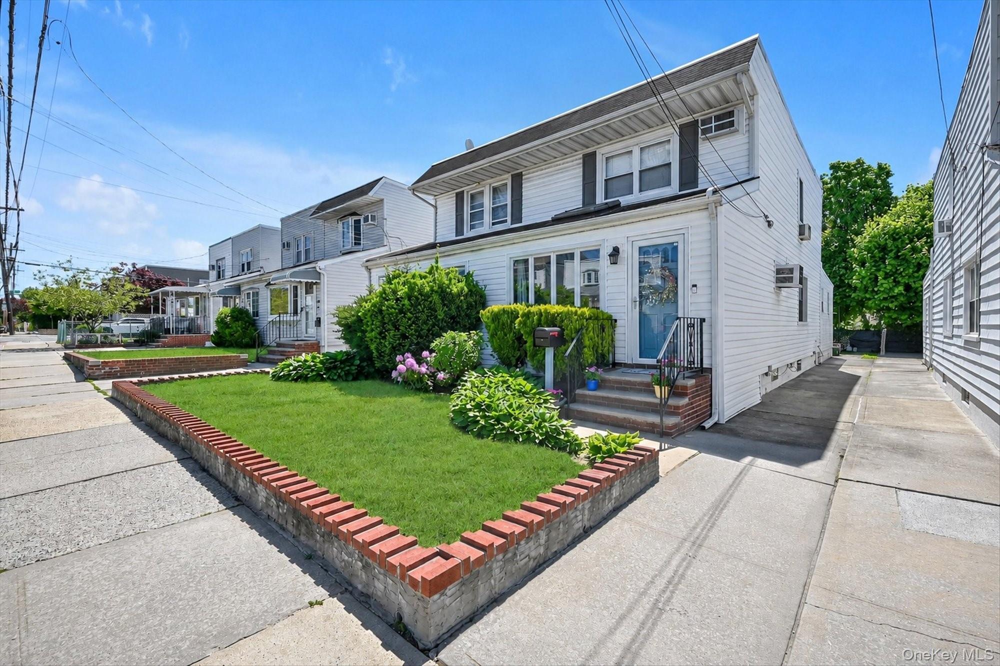 Single Family 33rd  Queens, NY 11361, MLS-1004636-21