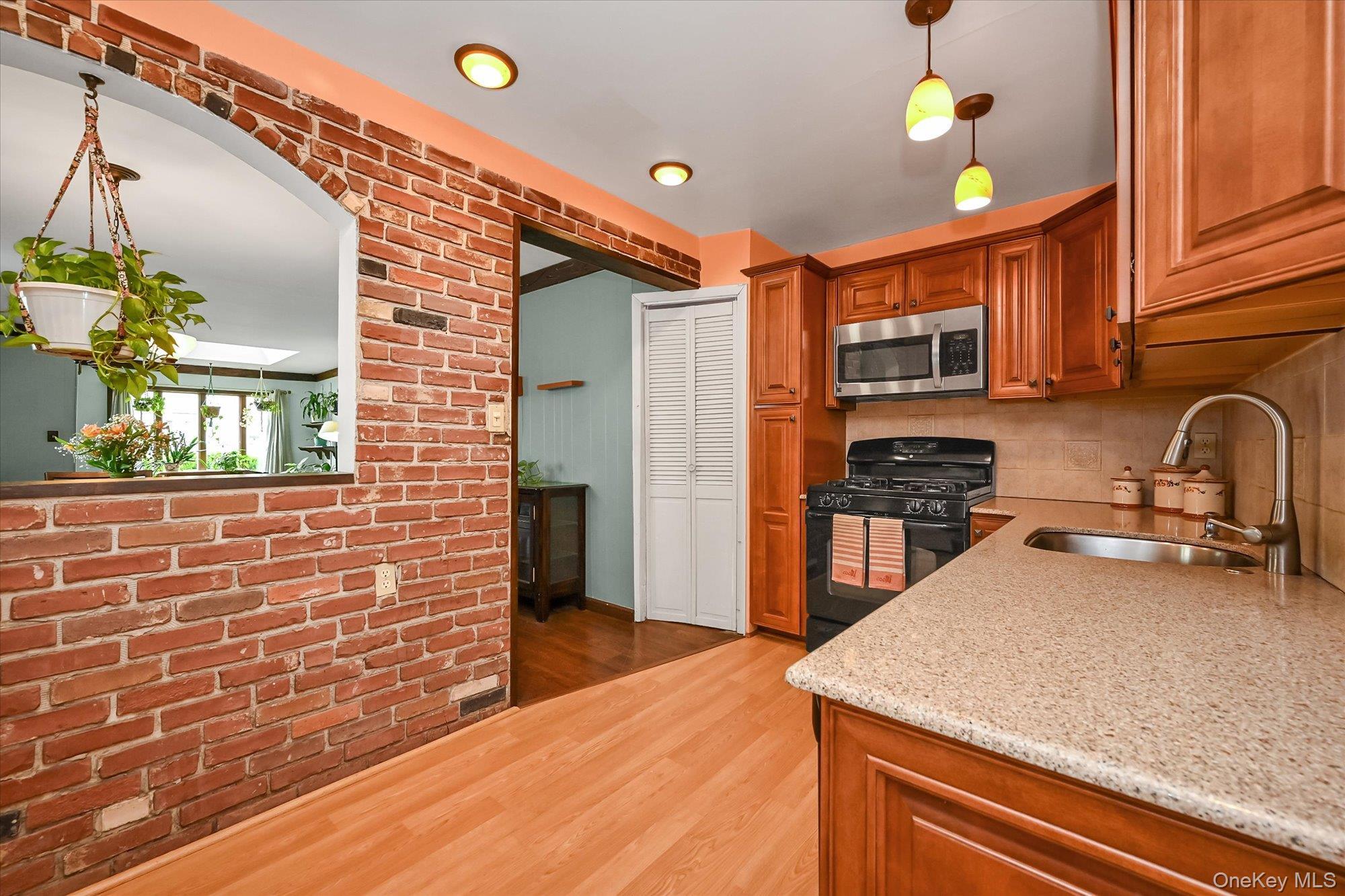 Single Family 33rd Queens, NY 11361, MLS-1004636-9