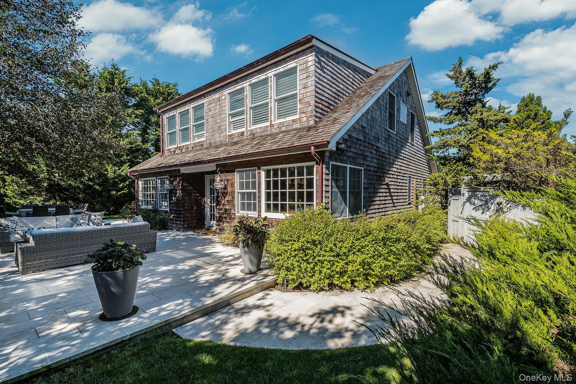Single Family Hampton Lane Suffolk County, NY 11930, MLS-1004680-2