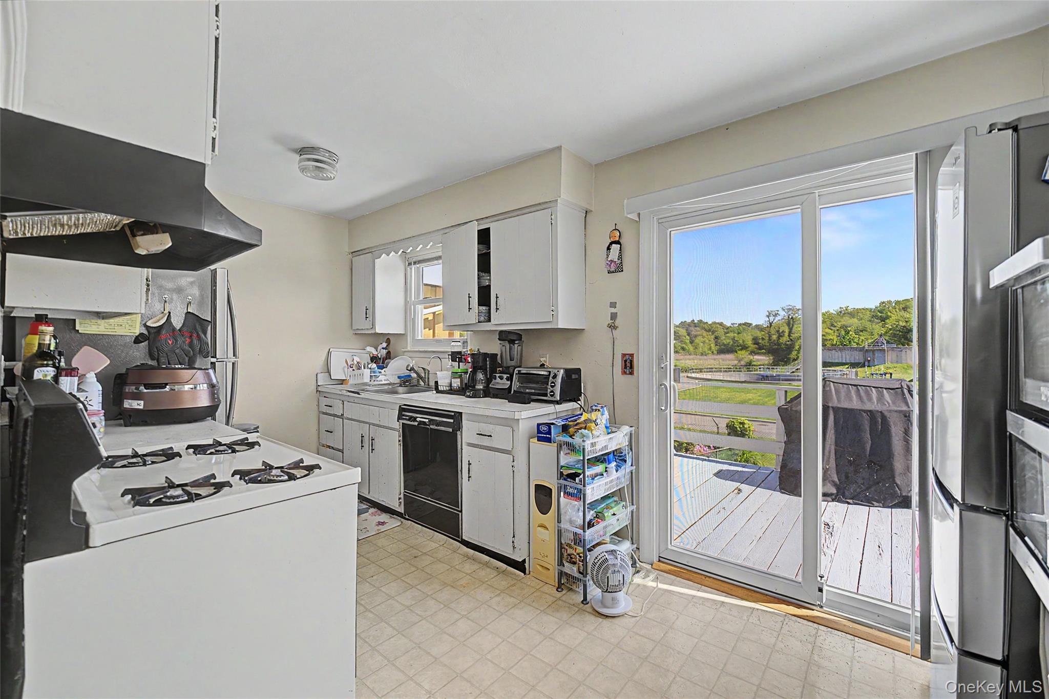 Single Family 255th Queens, NY 11363, MLS-1004699-10