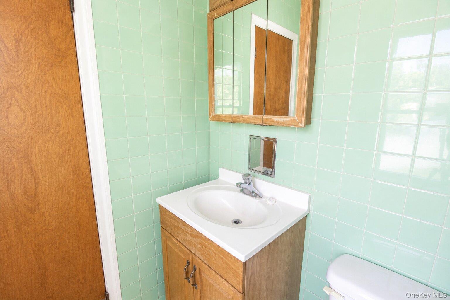 Single Family Hasbrouck Orange County, NY 12550, MLS-1004700-19