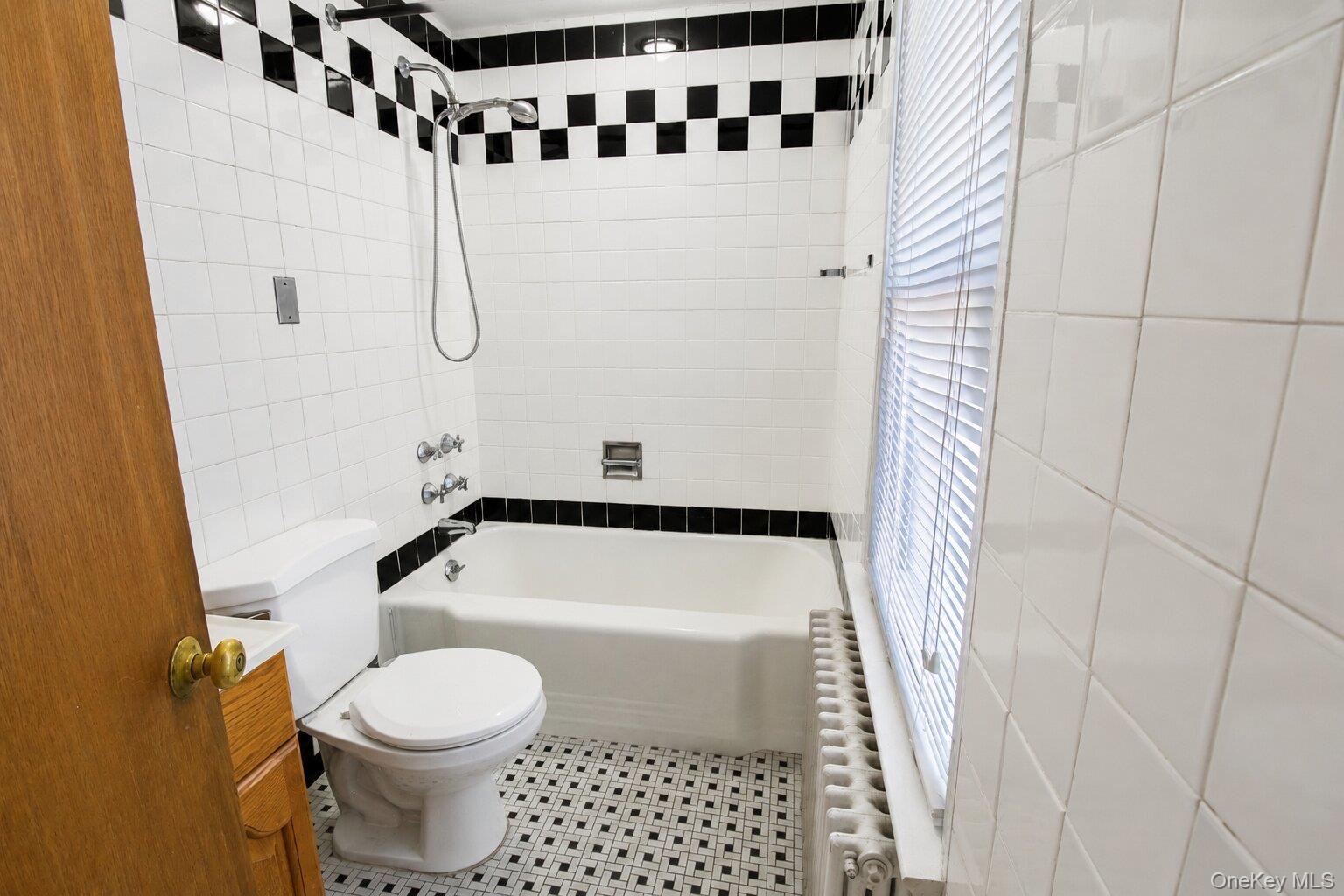 Single Family Hasbrouck Orange County, NY 12550, MLS-1004700-25
