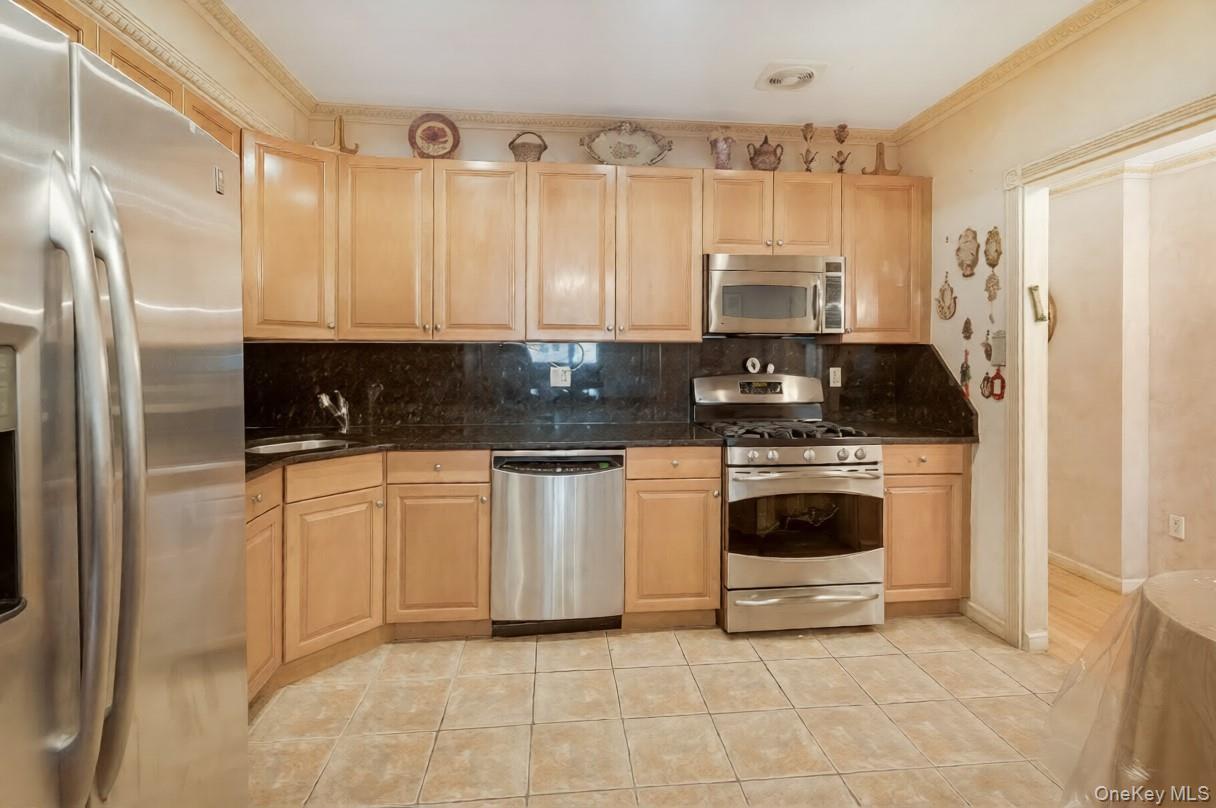 Condo Royce Street Brooklyn, NY 11234, MLS-1004747-6
