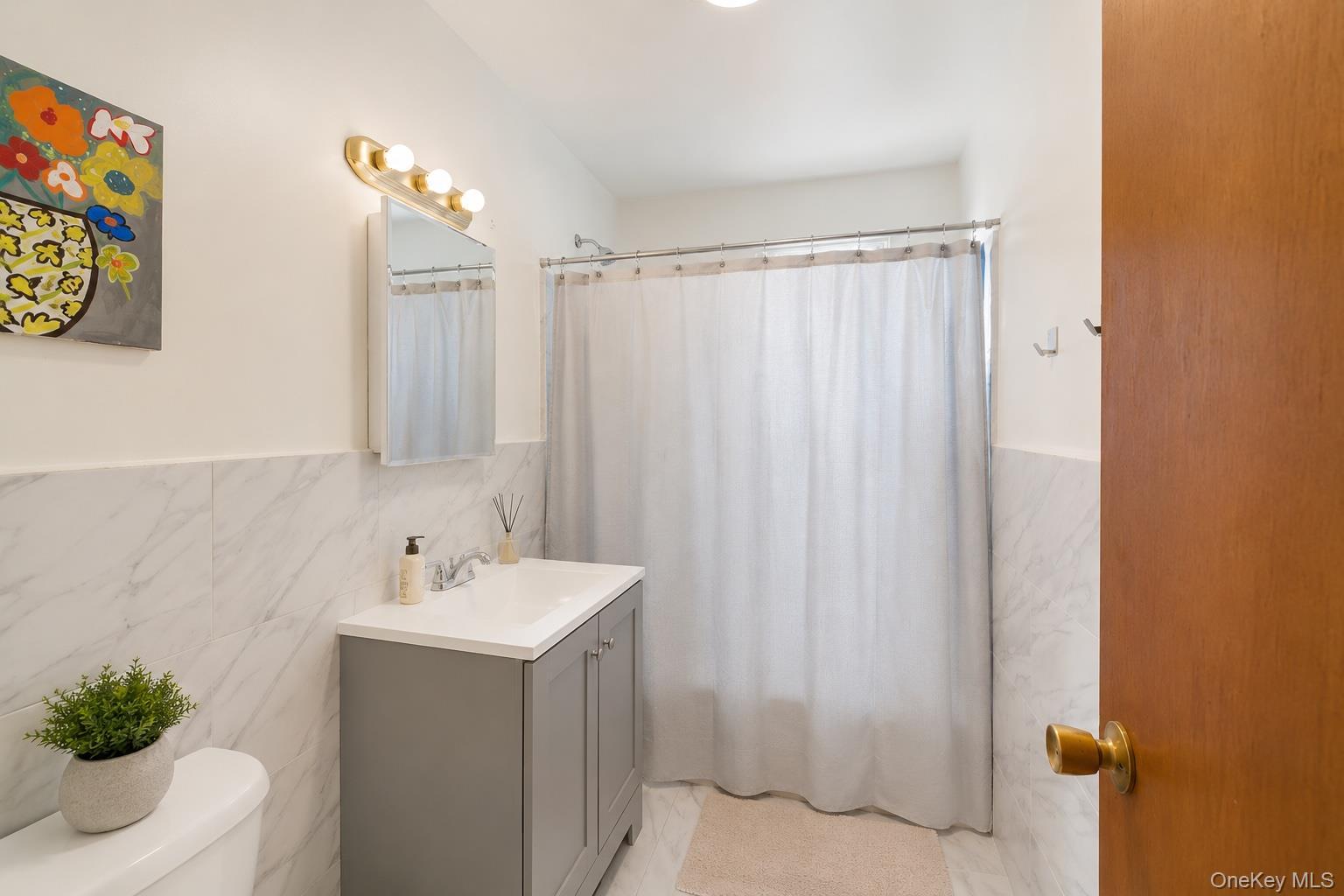 Single Family Monticello  Bronx, NY 10466, MLS-1004778-10