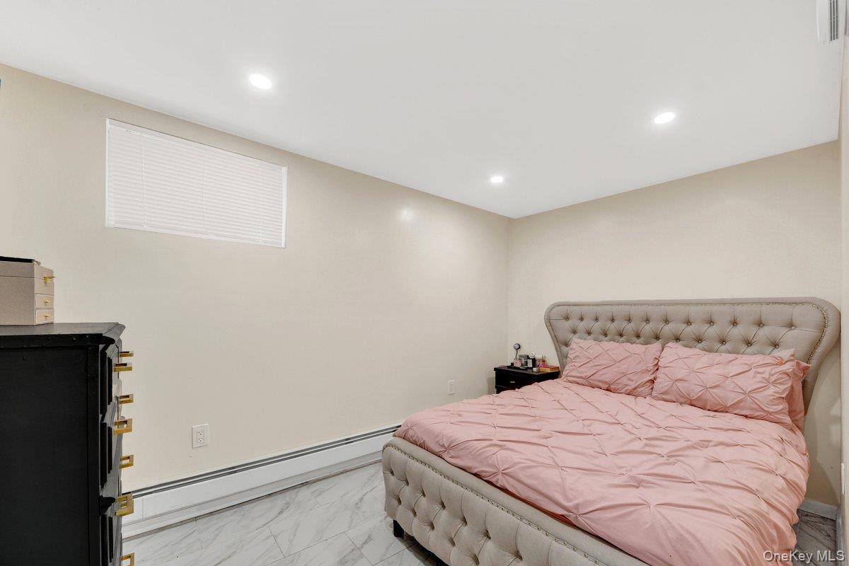 Single Family Monticello  Bronx, NY 10466, MLS-1004778-16