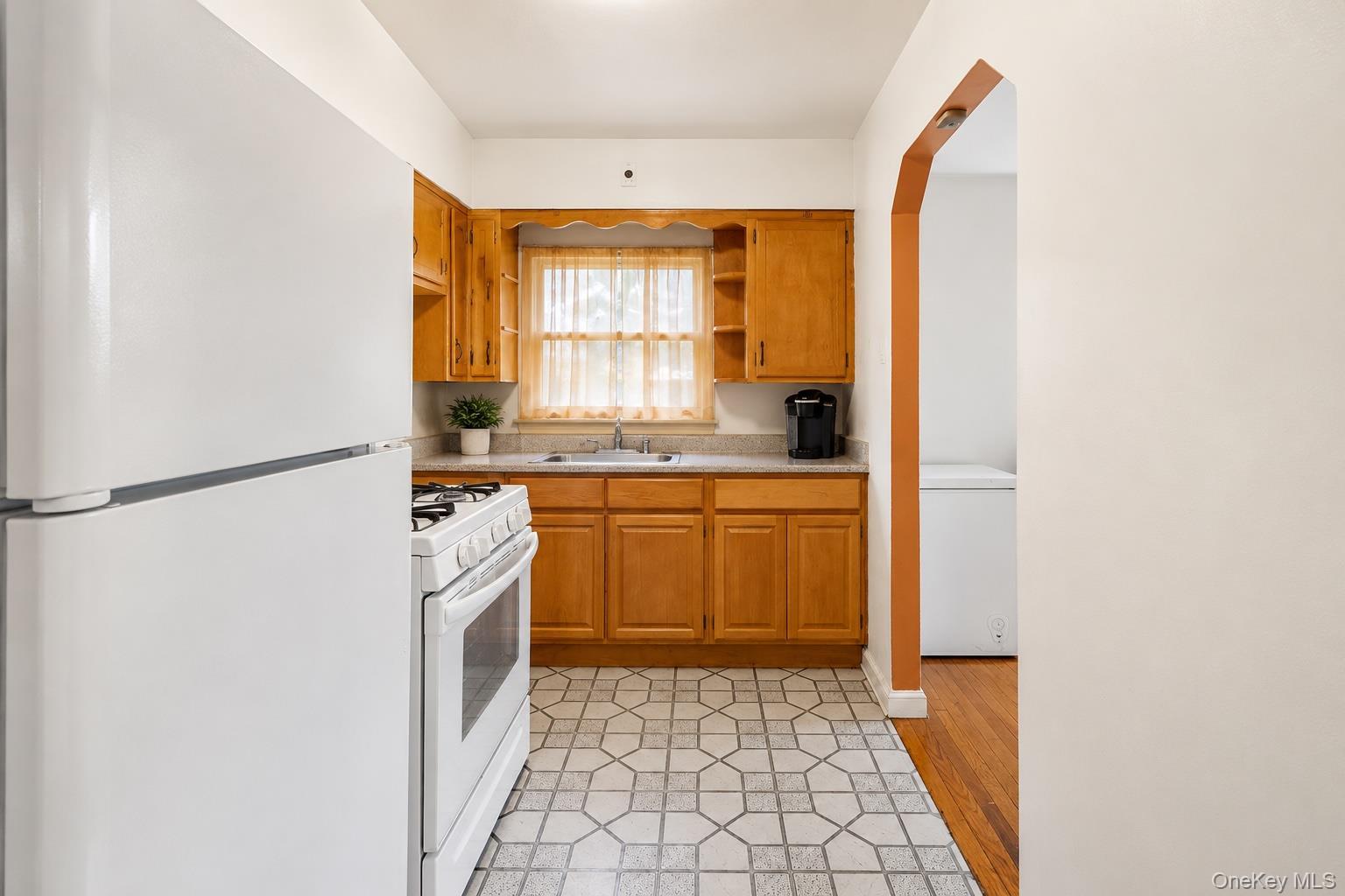 Single Family Monticello  Bronx, NY 10466, MLS-1004778-6