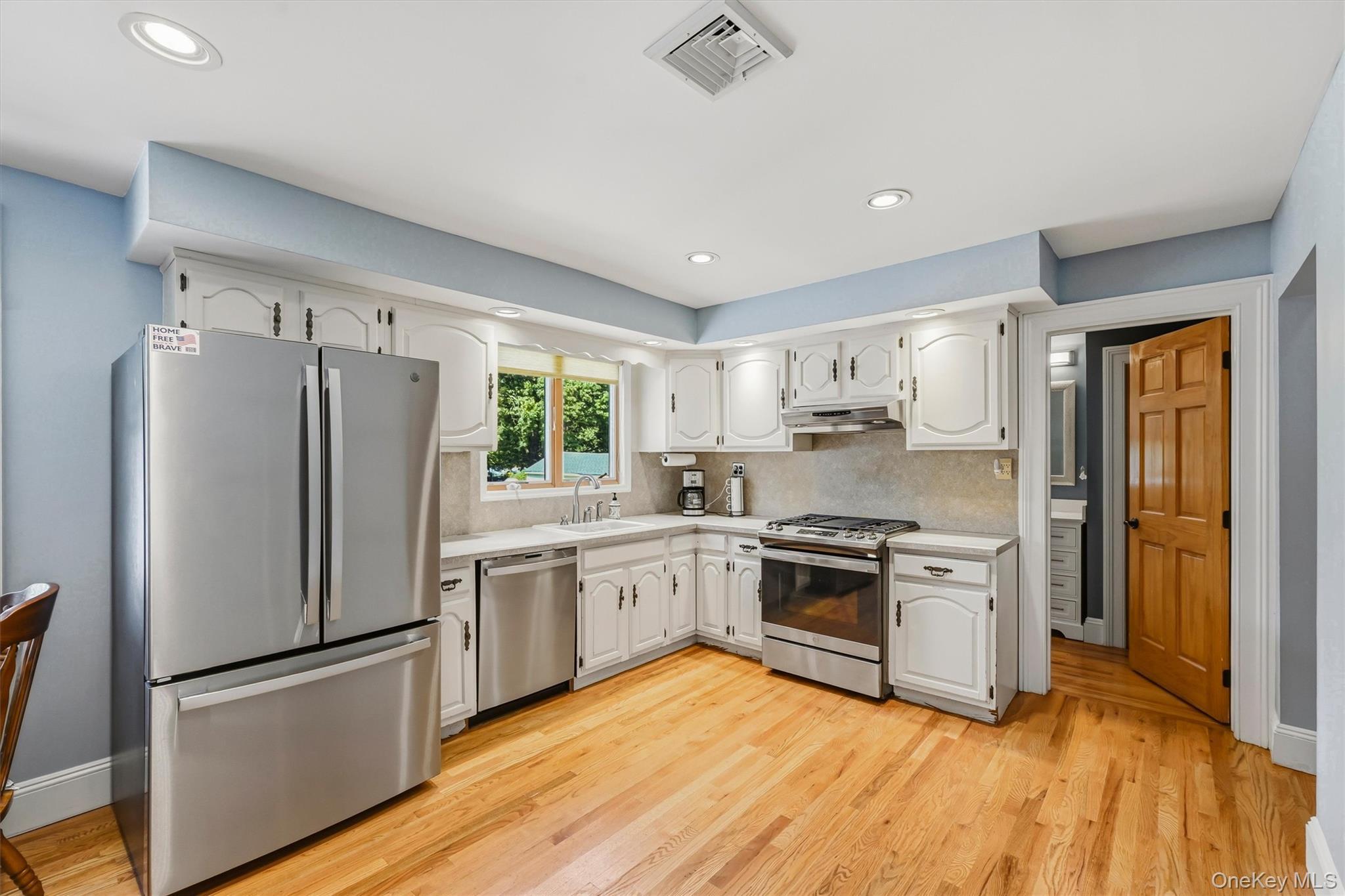 Single Family E Erie Street Rockland County, NY 10913, MLS-1004800-16