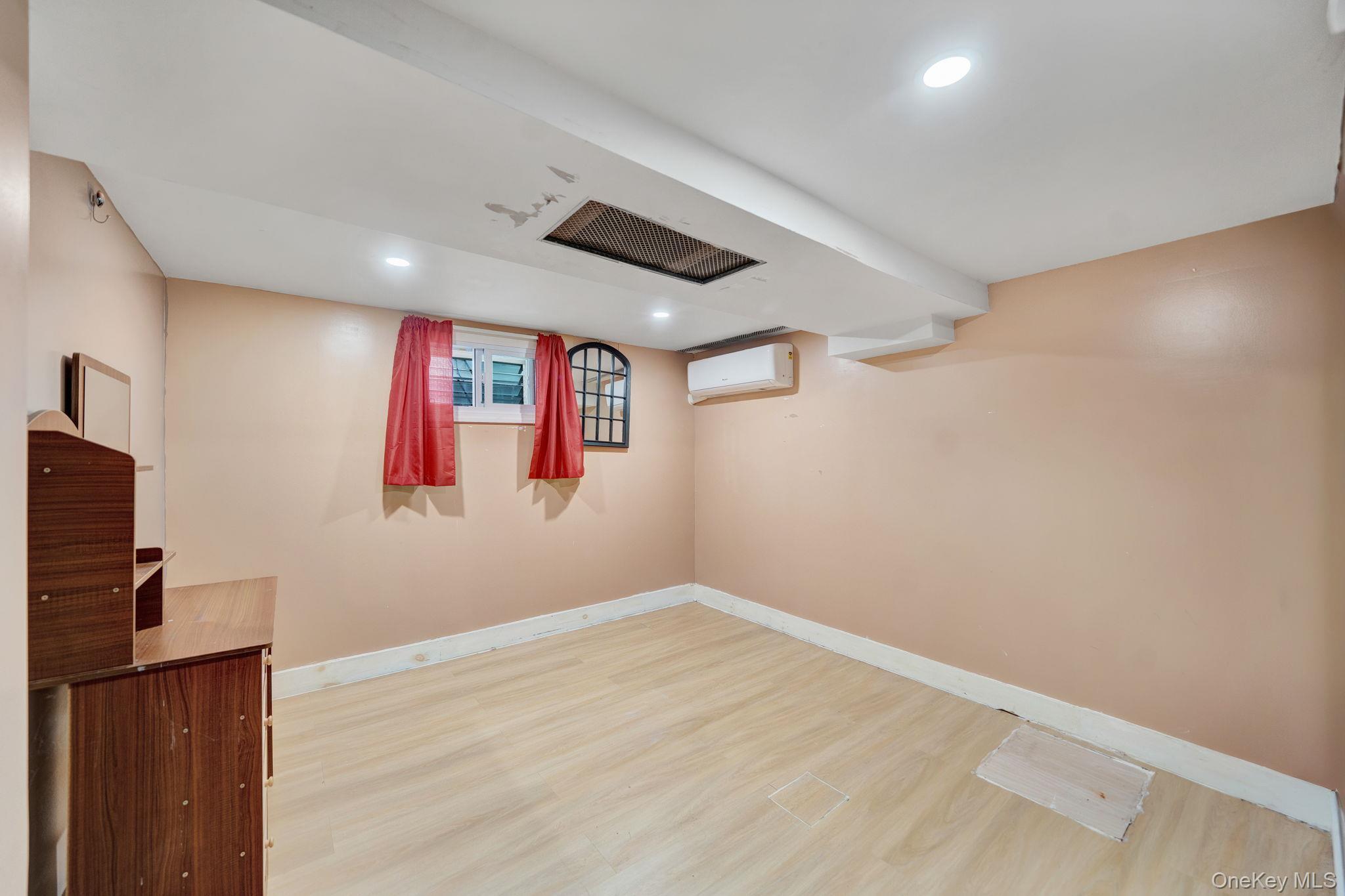 Single Family 214th Queens, NY 11428, MLS-1004860-20