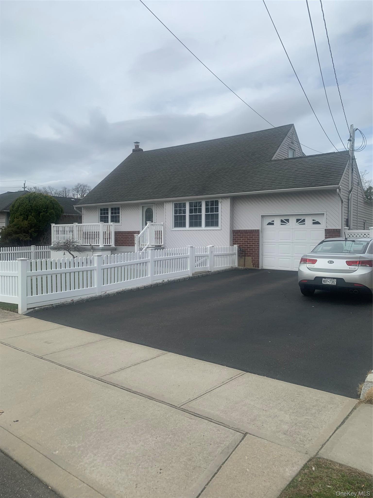 Single Family Terra Lane Nassau County, NY 11710, MLS-1004908-2