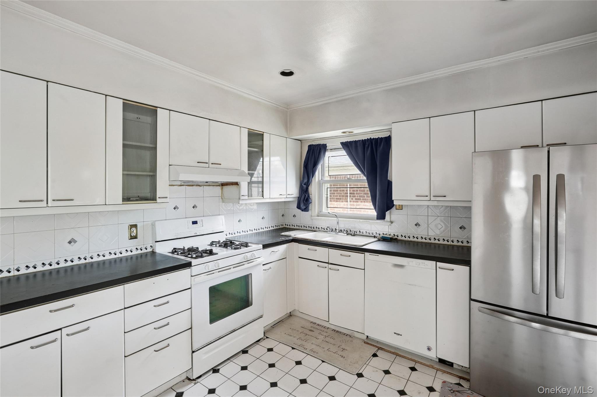 Single Family 221st Street Queens, NY 11361, MLS-1004955-6