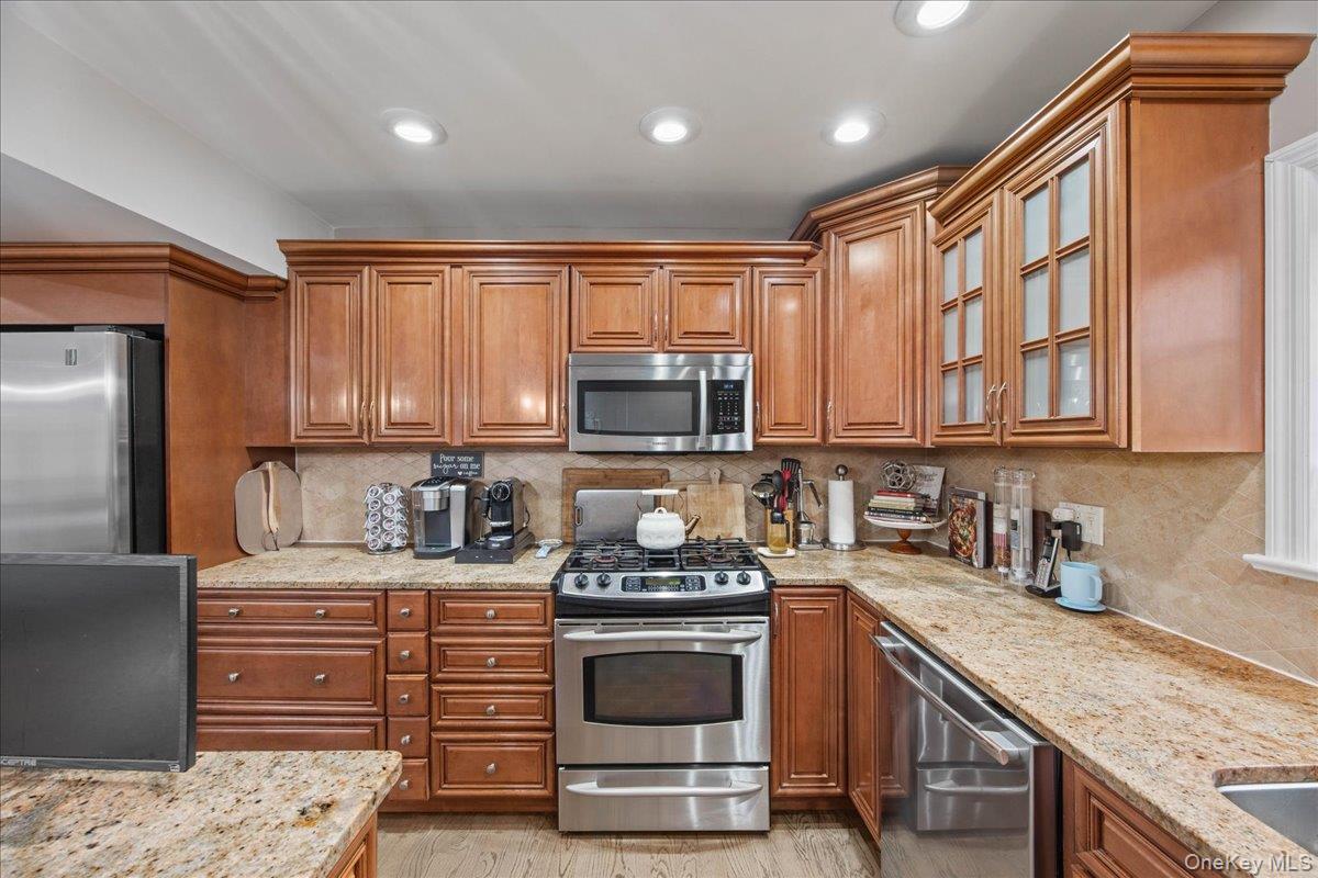 Single Family Lydig  Bronx, NY 10461, MLS-1004964-11