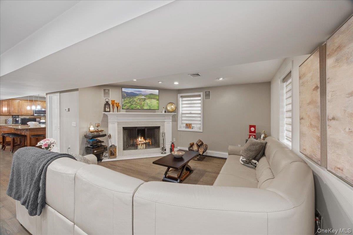 Single Family Lydig  Bronx, NY 10461, MLS-1004964-16