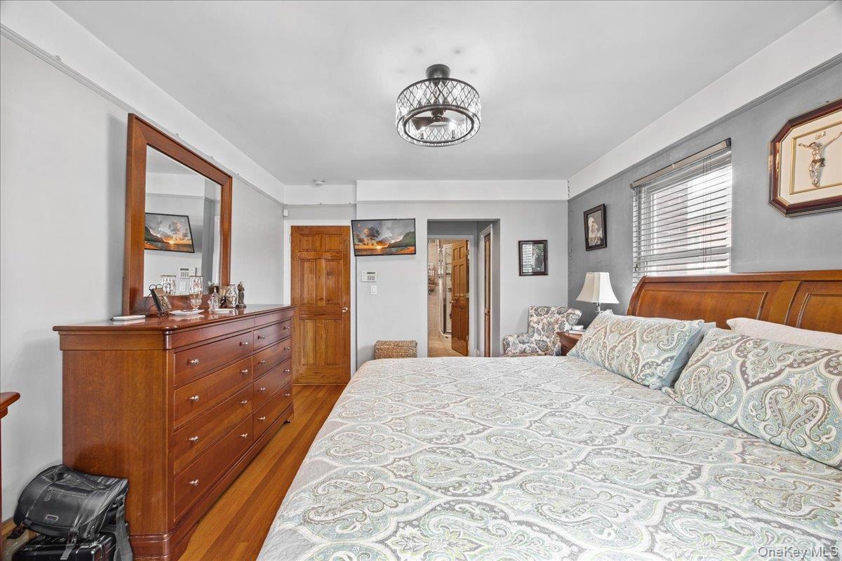 Single Family Lydig  Bronx, NY 10461, MLS-1004964-25