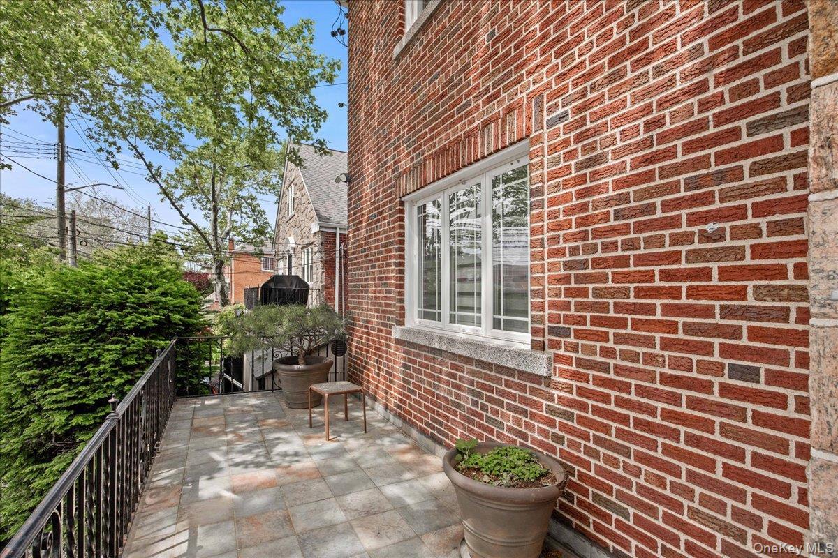 Single Family Lydig  Bronx, NY 10461, MLS-1004964-4