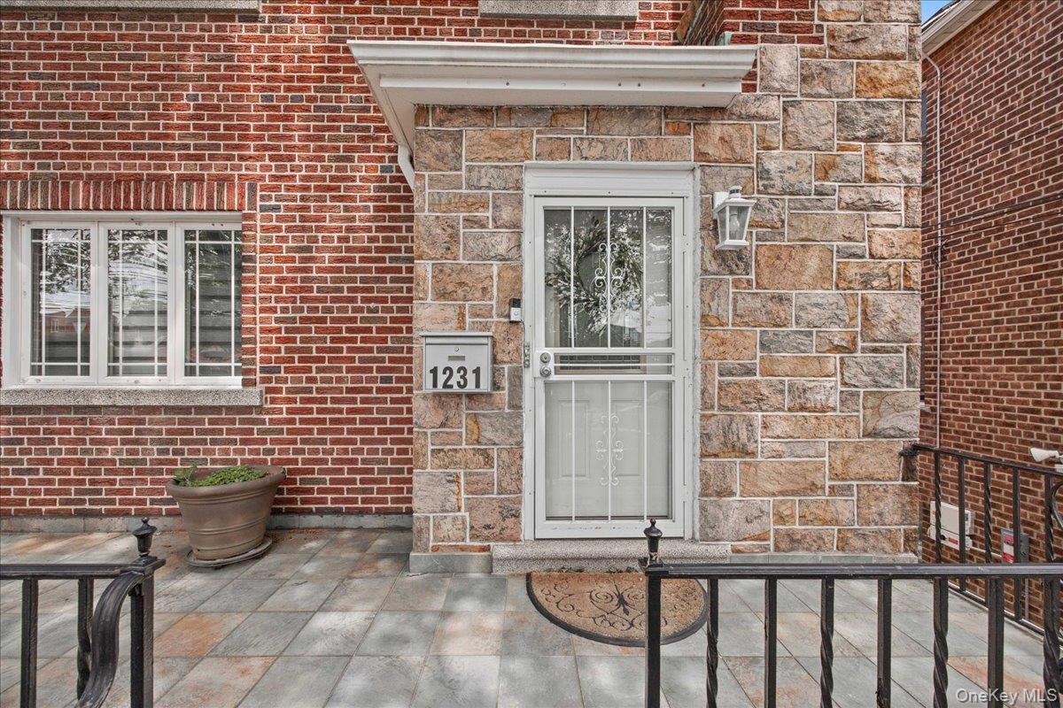 Single Family Lydig  Bronx, NY 10461, MLS-1004964-5