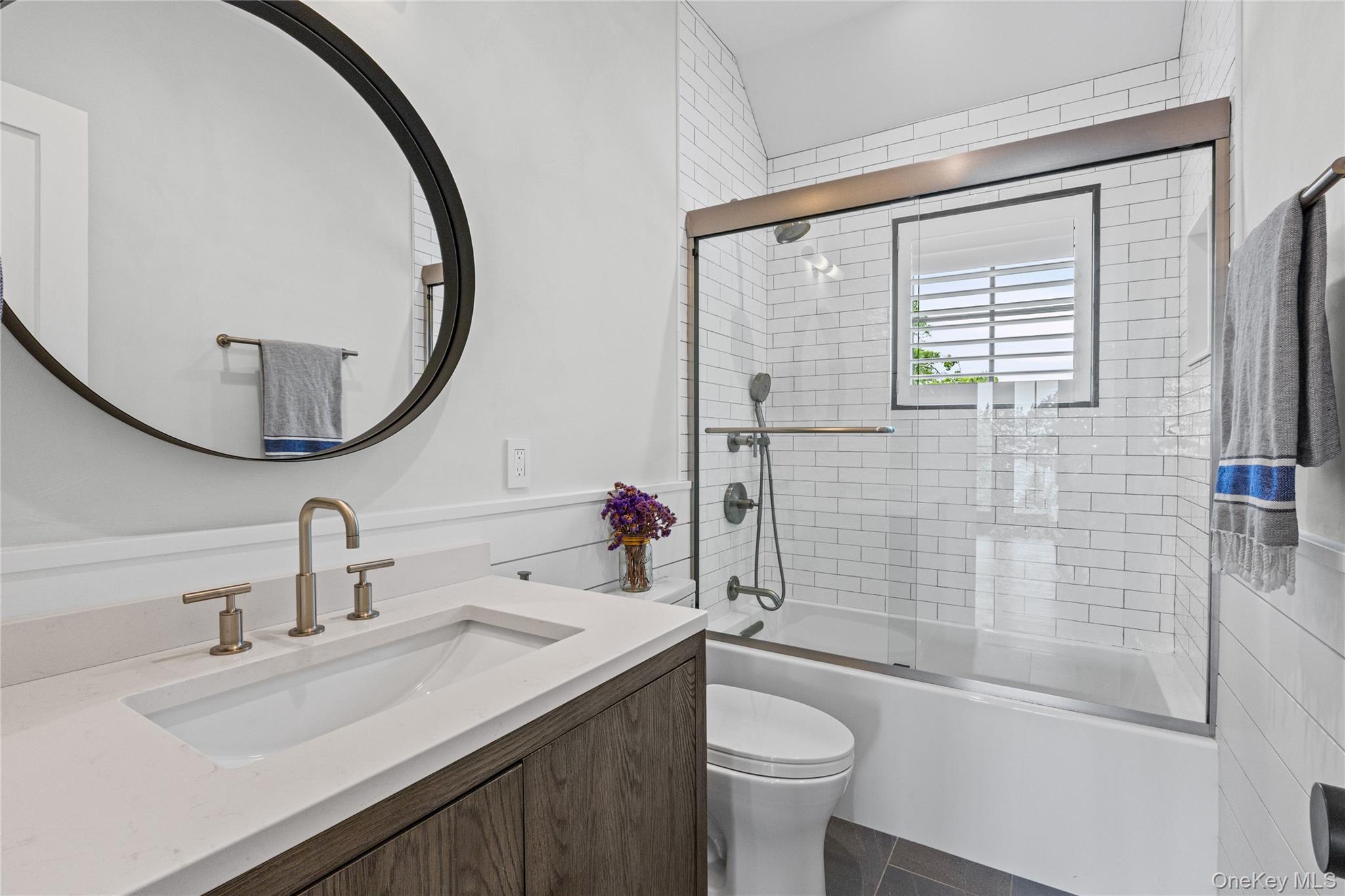 Single Family Williamsburgh Drive Suffolk County, NY 11971, MLS-1005049-24